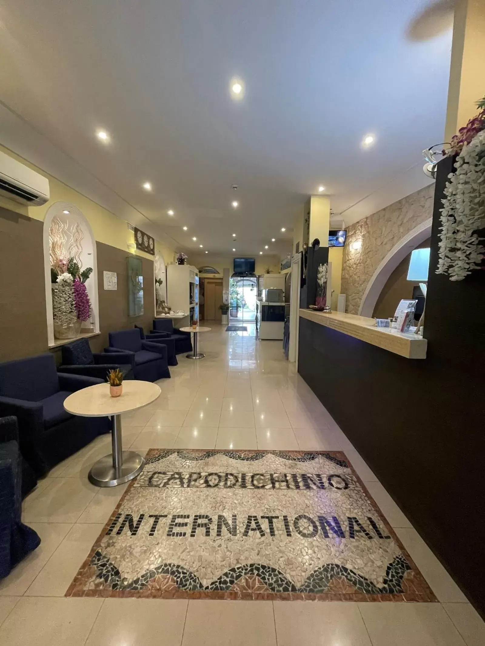 Lobby or reception in Capodichino International Hotel
