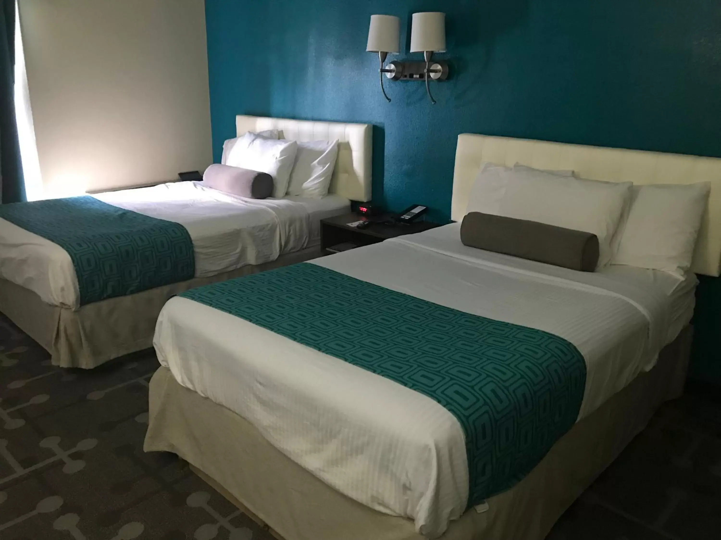Bed in Howard Johnson by Wyndham Athens