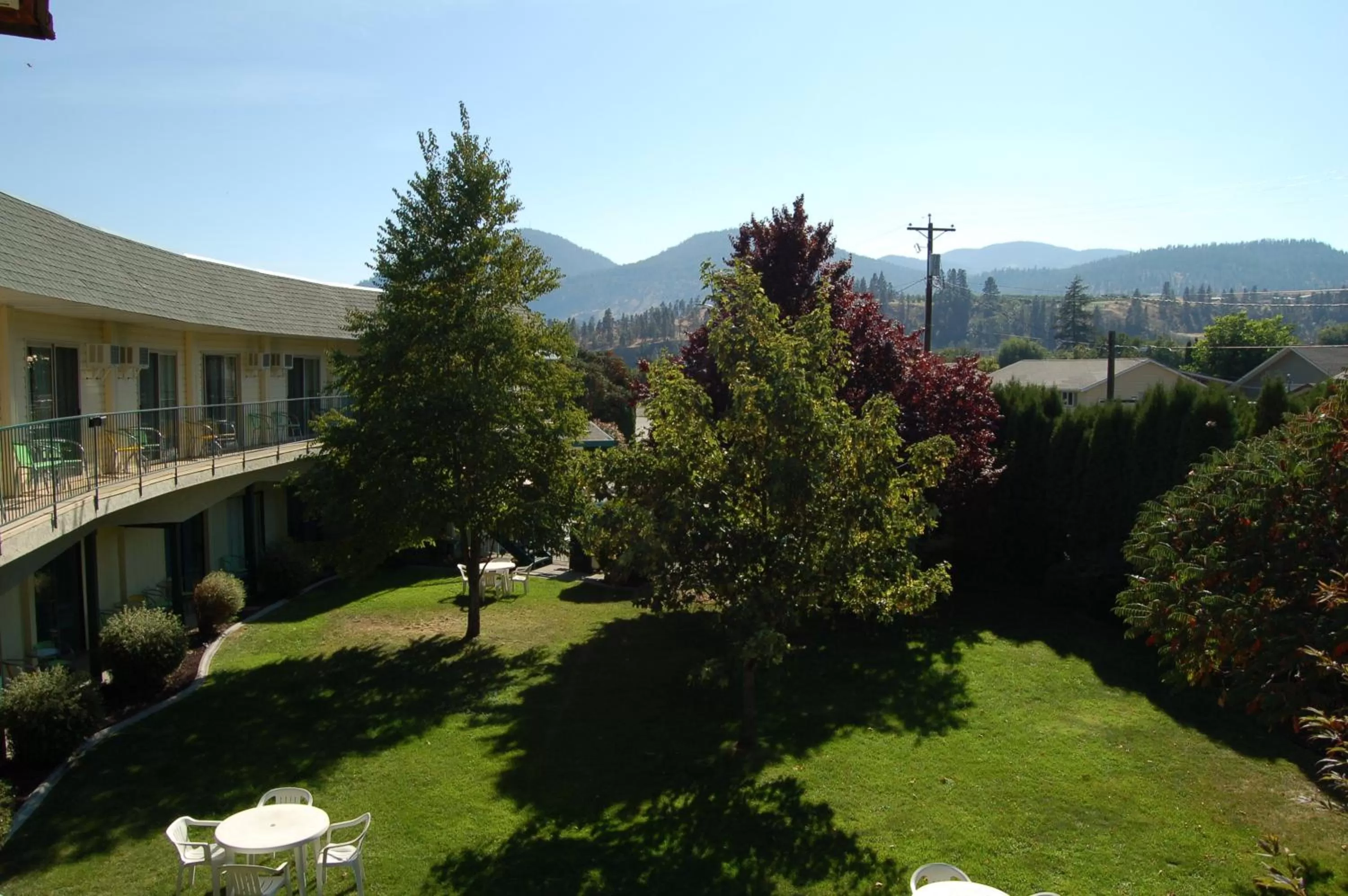 Garden in Summerland Motel