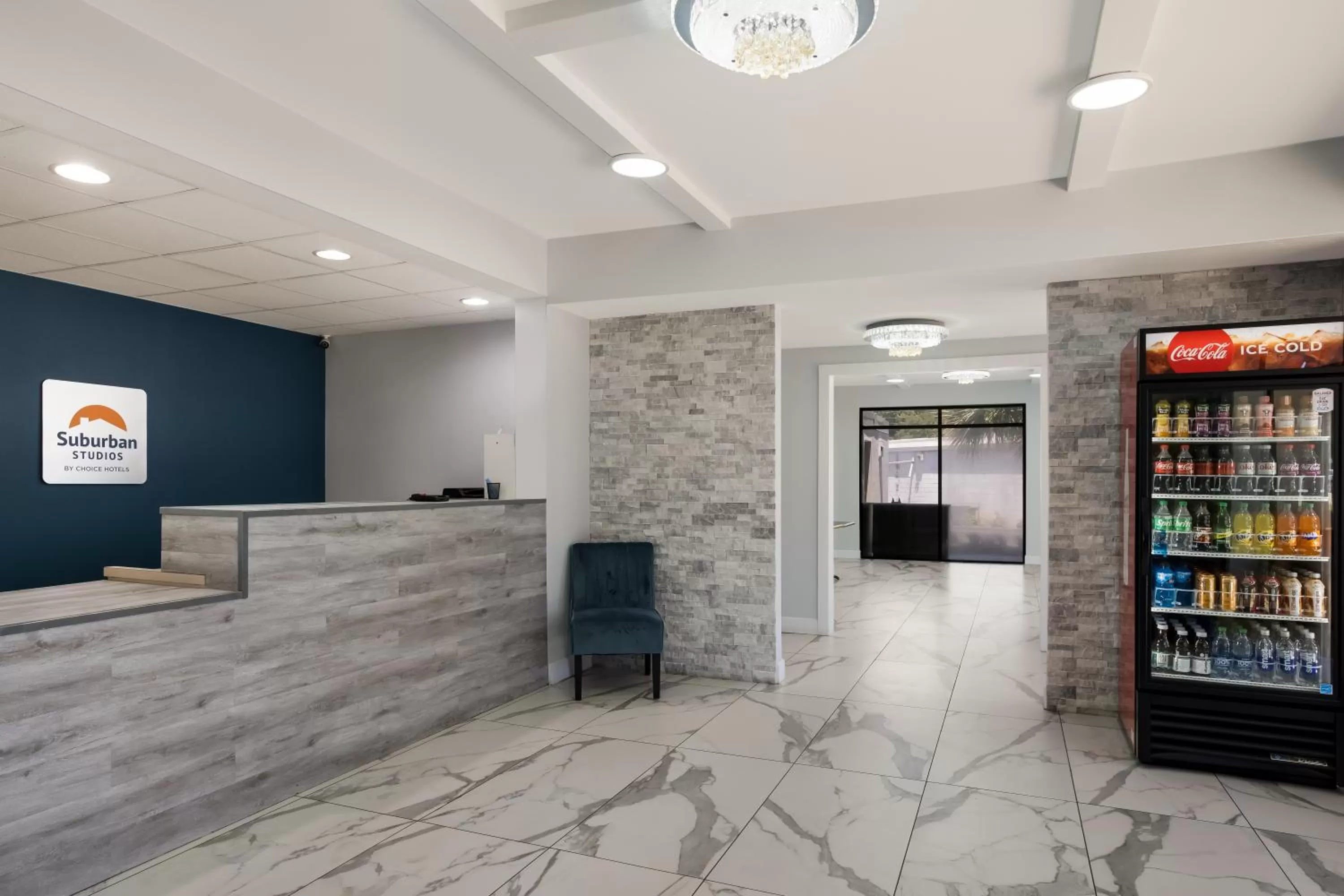 Lobby or reception in Suburban Studios Hinesville - Fort Stewart Area