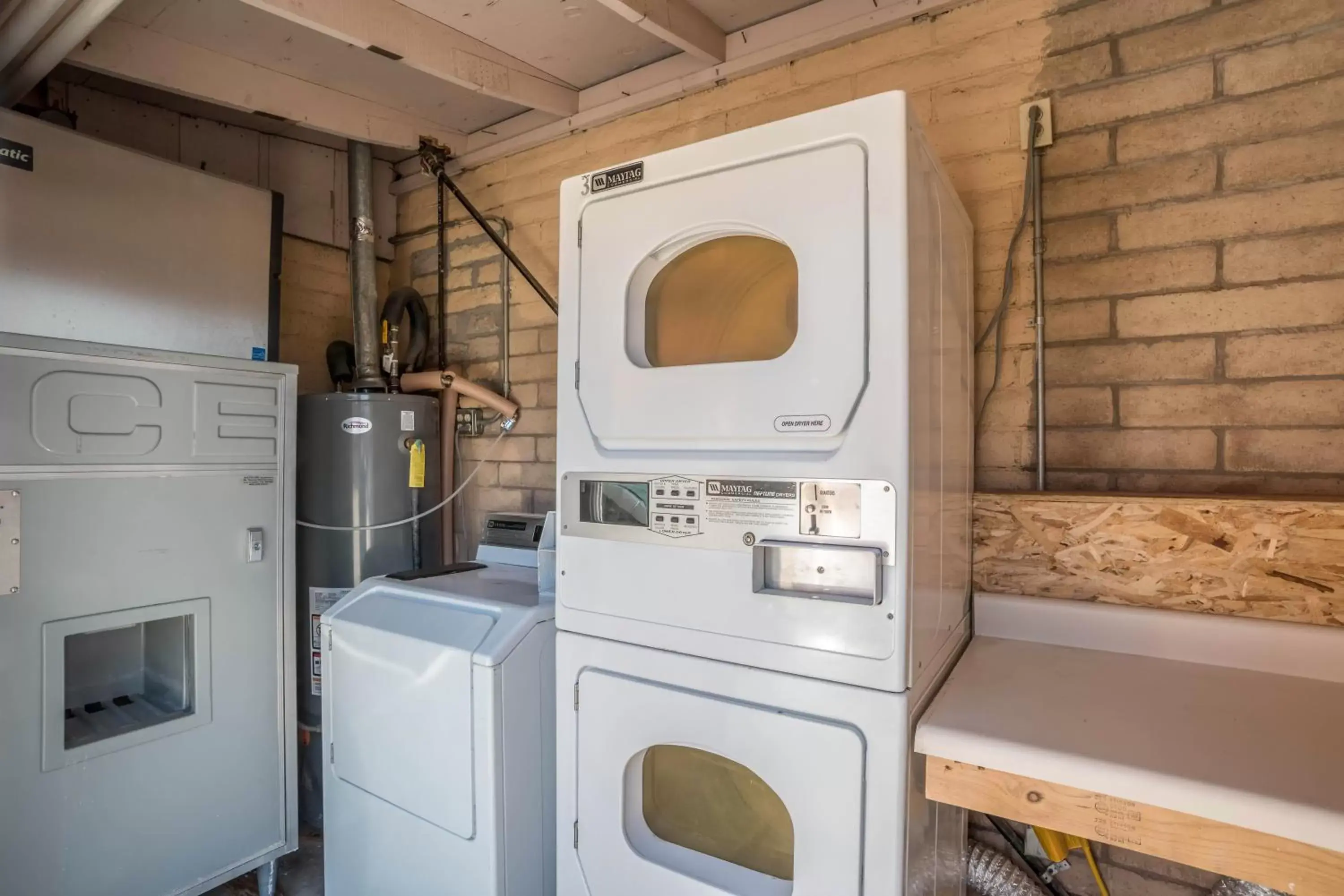 washing machine, Kitchen/Kitchenette in Econo Lodge I-40 Exit 286-Holbrook Holbrook