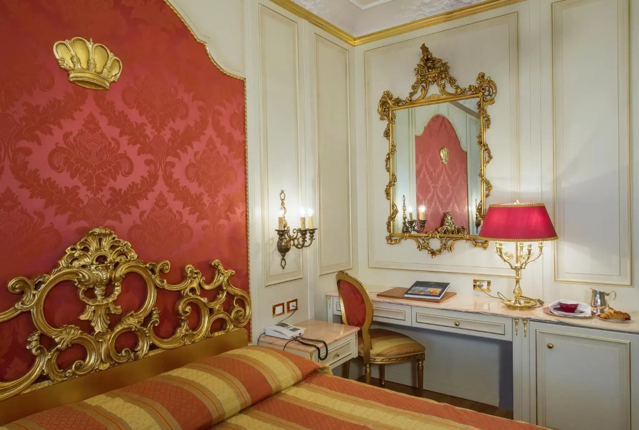 Photo of the whole room in Hotel Regina Palace Photo of the whole room in Hotel Regina Palace