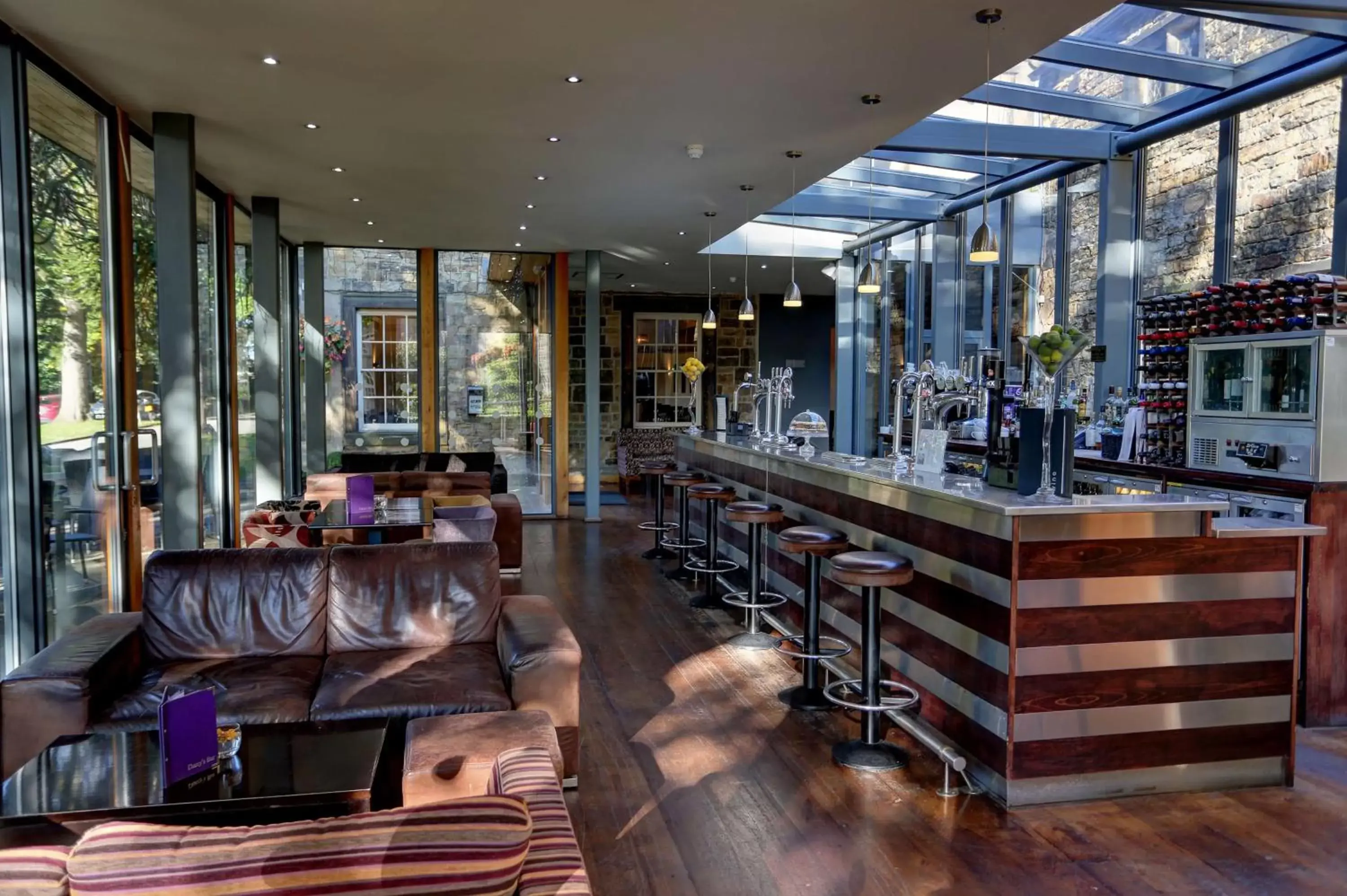 Lounge or bar in Best Western Plus Sheffield Mosborough Hall Hotel Lounge or bar in Best Western Plus Sheffield Mosborough Hall Hotel