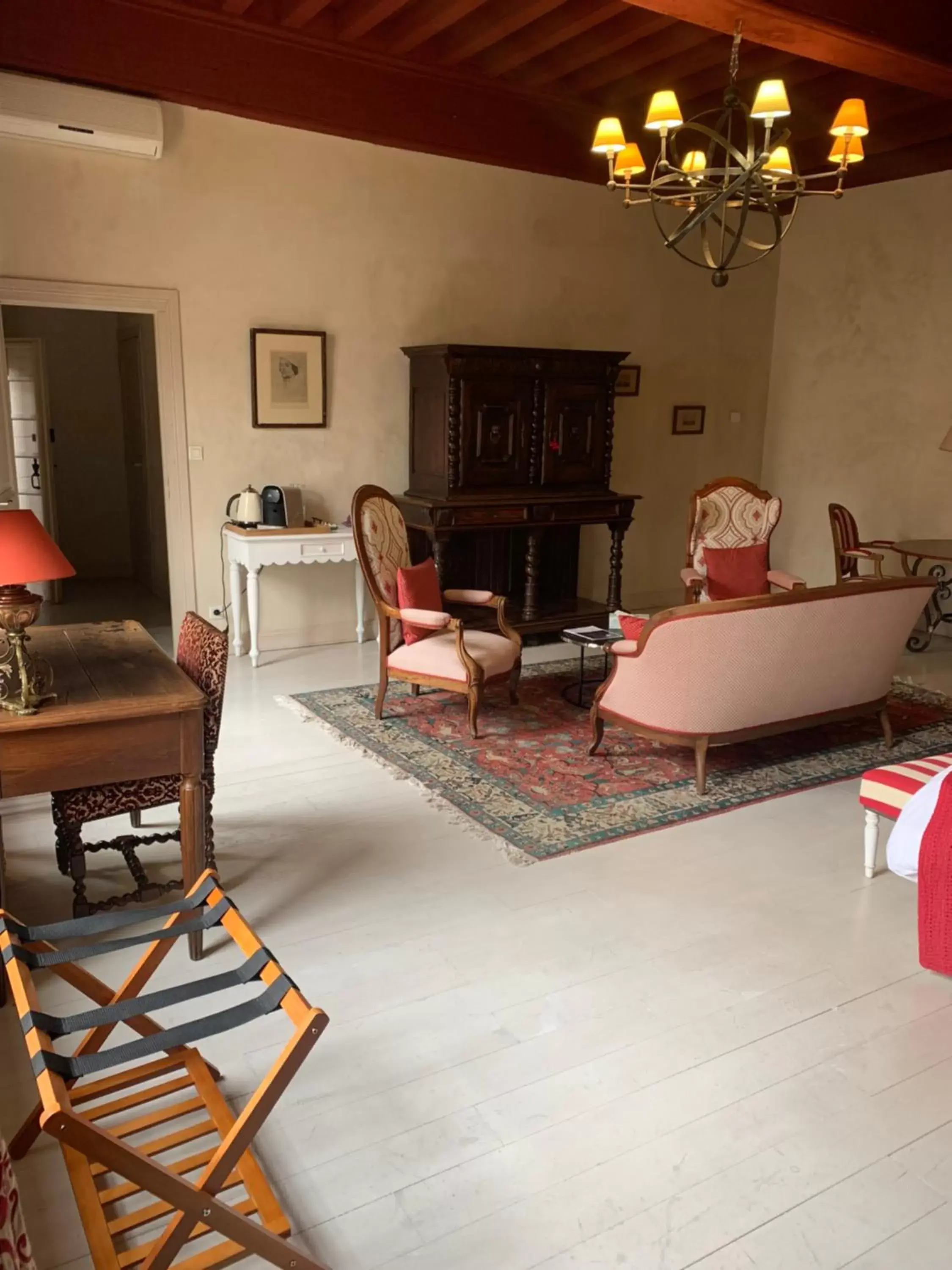 Bedroom, Seating Area in Maison de la Pra