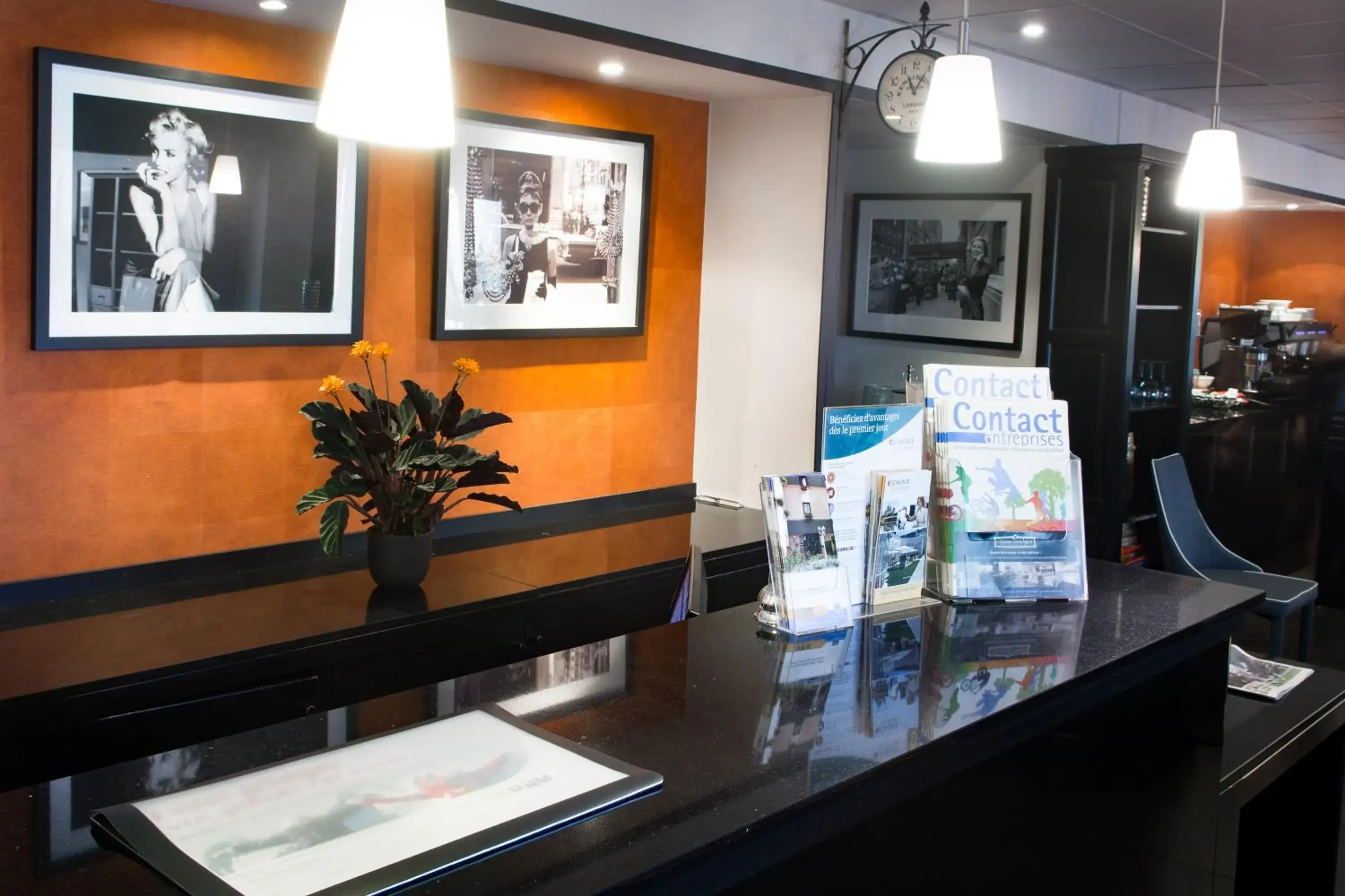 Lobby or reception, Lobby/Reception in Hotel Acadie Eragny ( ex Comfort Hotel)
