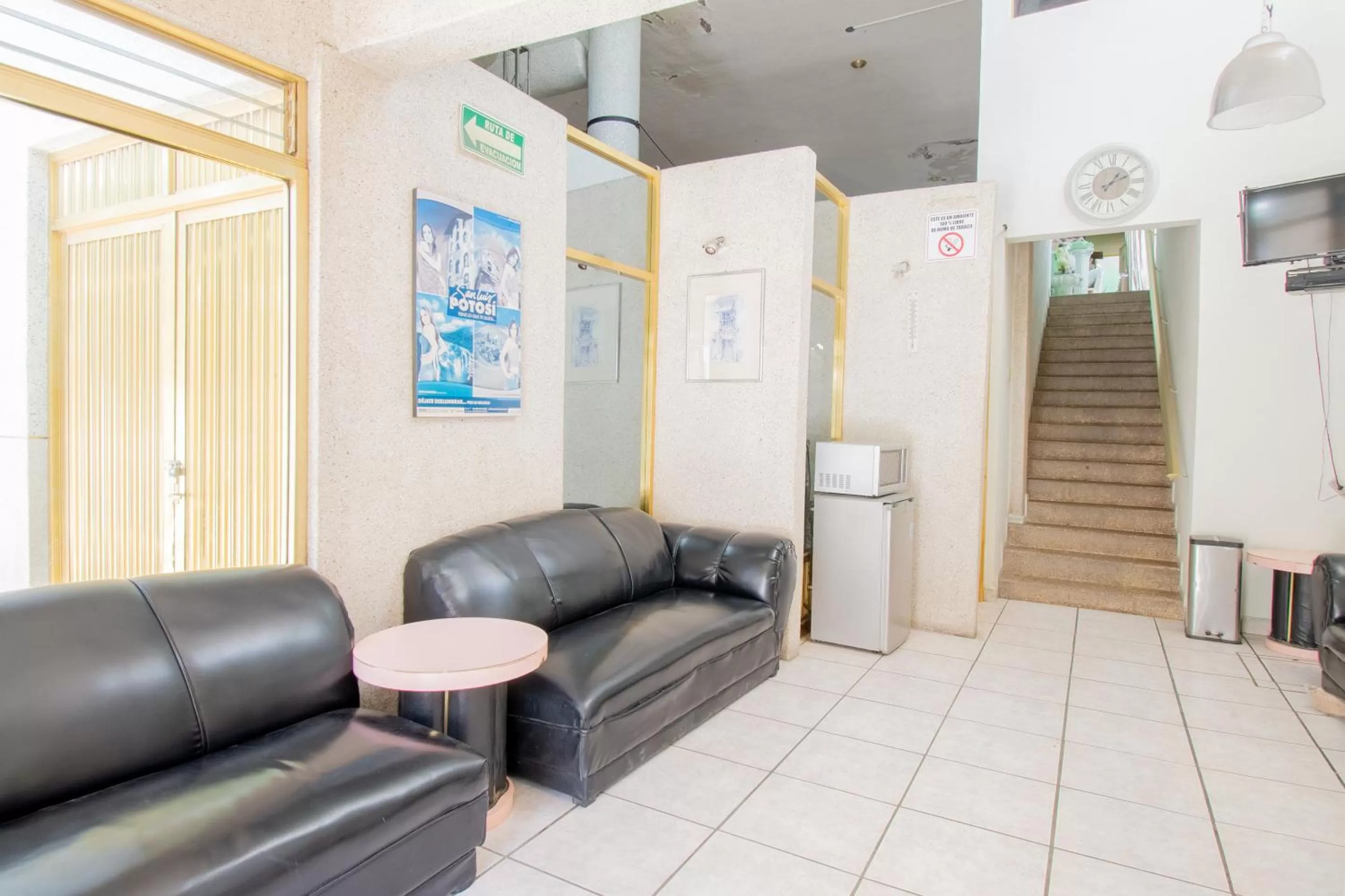 Lobby or reception in OYO Hotel Casino Del Valle, Matehuala