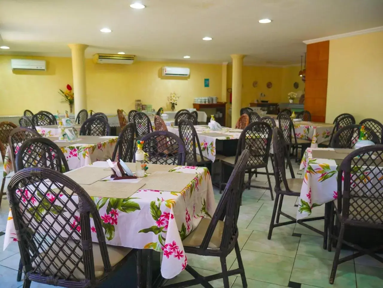 Restaurant/places to eat in Marbello Ariau Hotel Restaurant/places to eat in Marbello Ariau Hotel