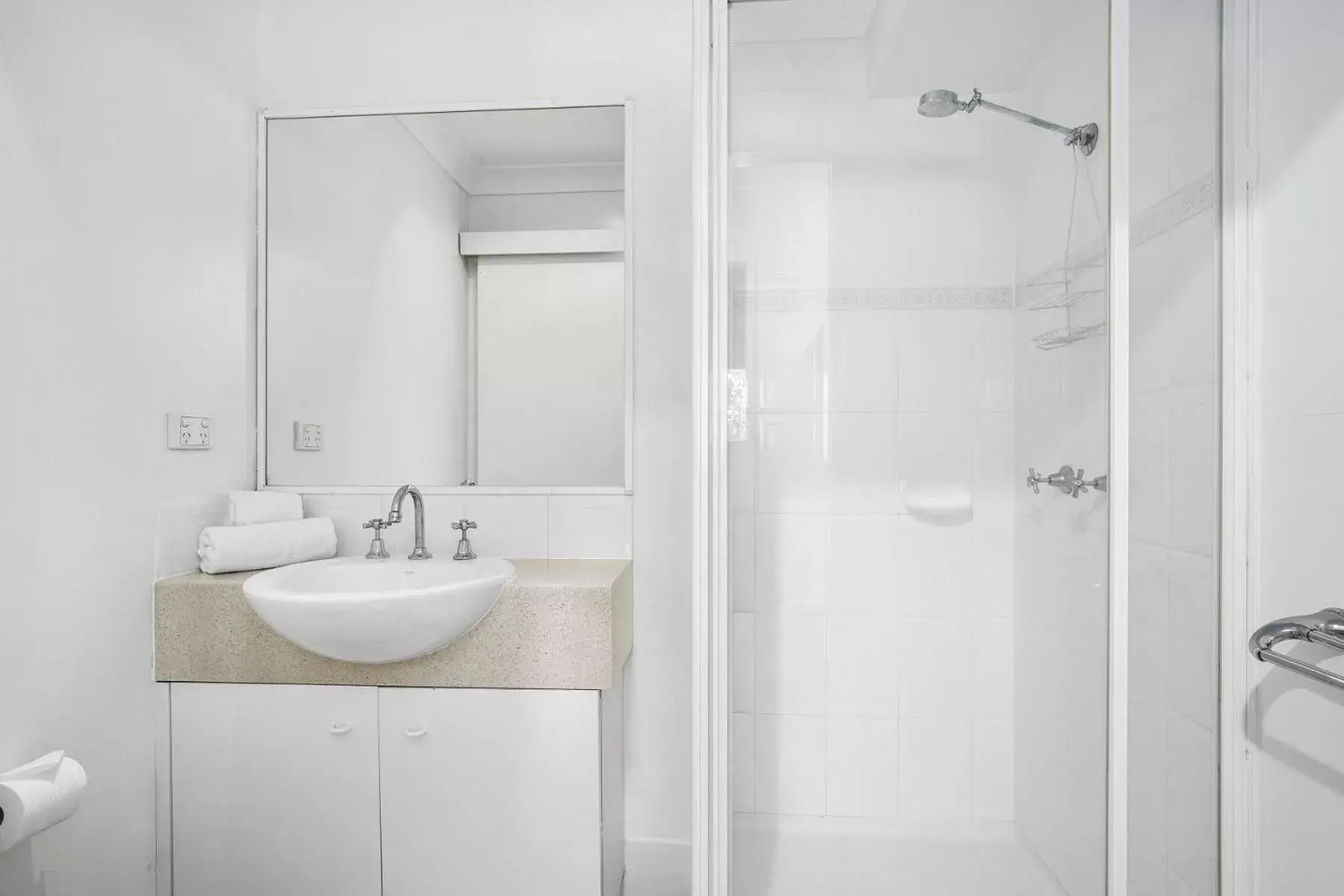 Shower, Bathroom in Kirra Palms Holiday Apartments