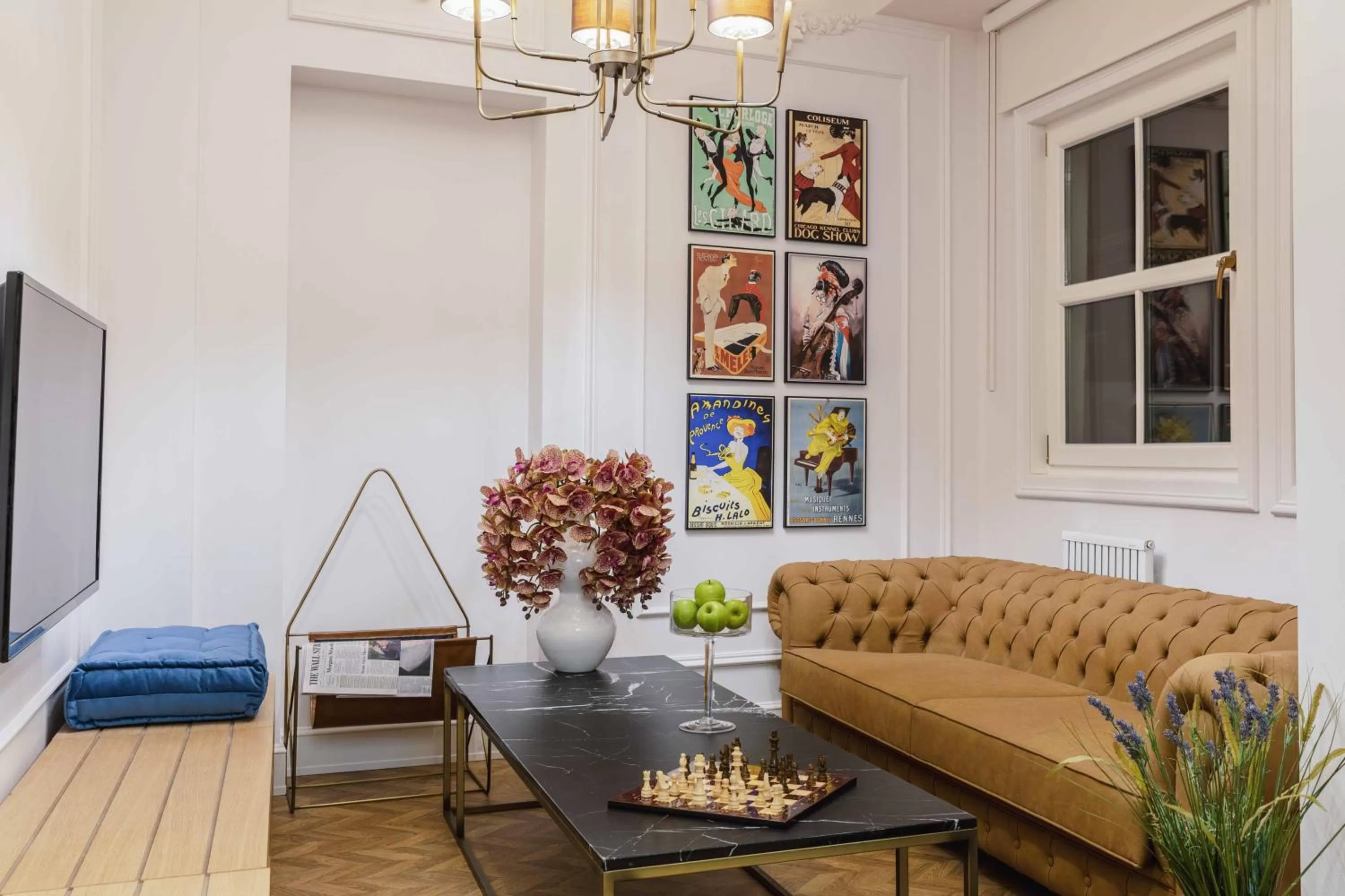 Communal lounge/ TV room in The Soul Istanbul Hotel