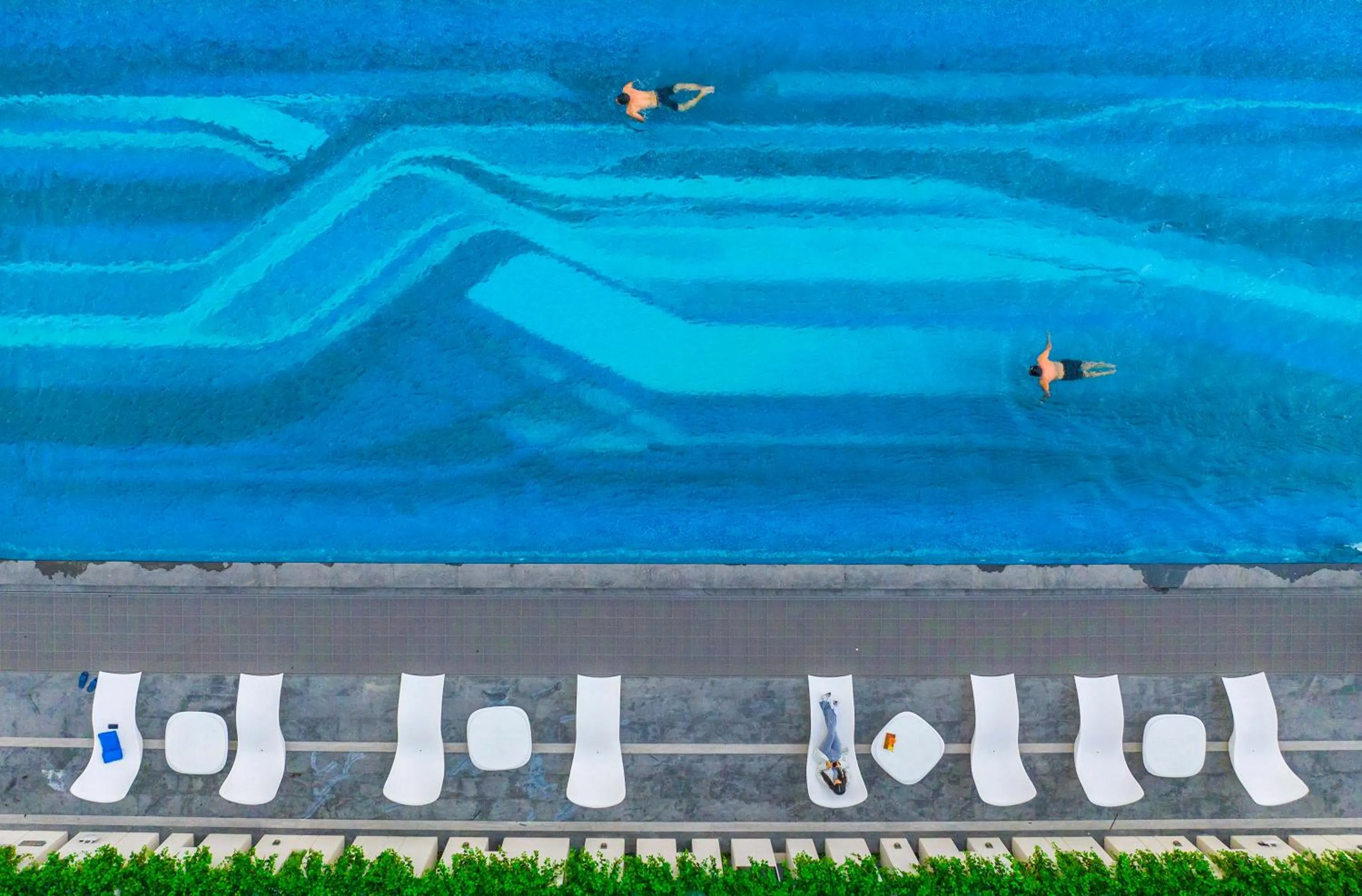 Swimming pool in Crowne Plaza Chaozhou Riverside by IHG
