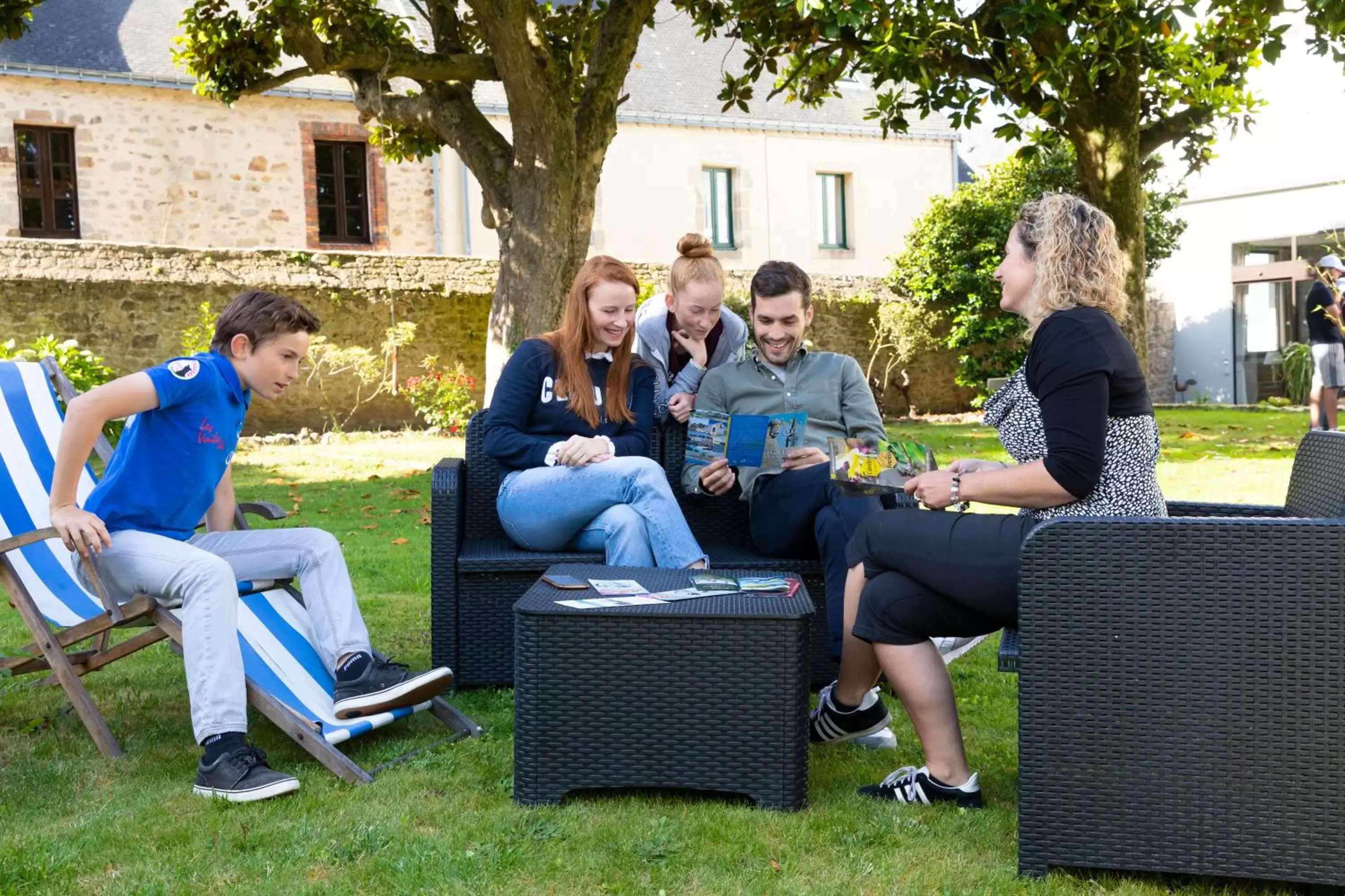 Garden in Hotel Restaurant Spa De La Citadelle Lorient