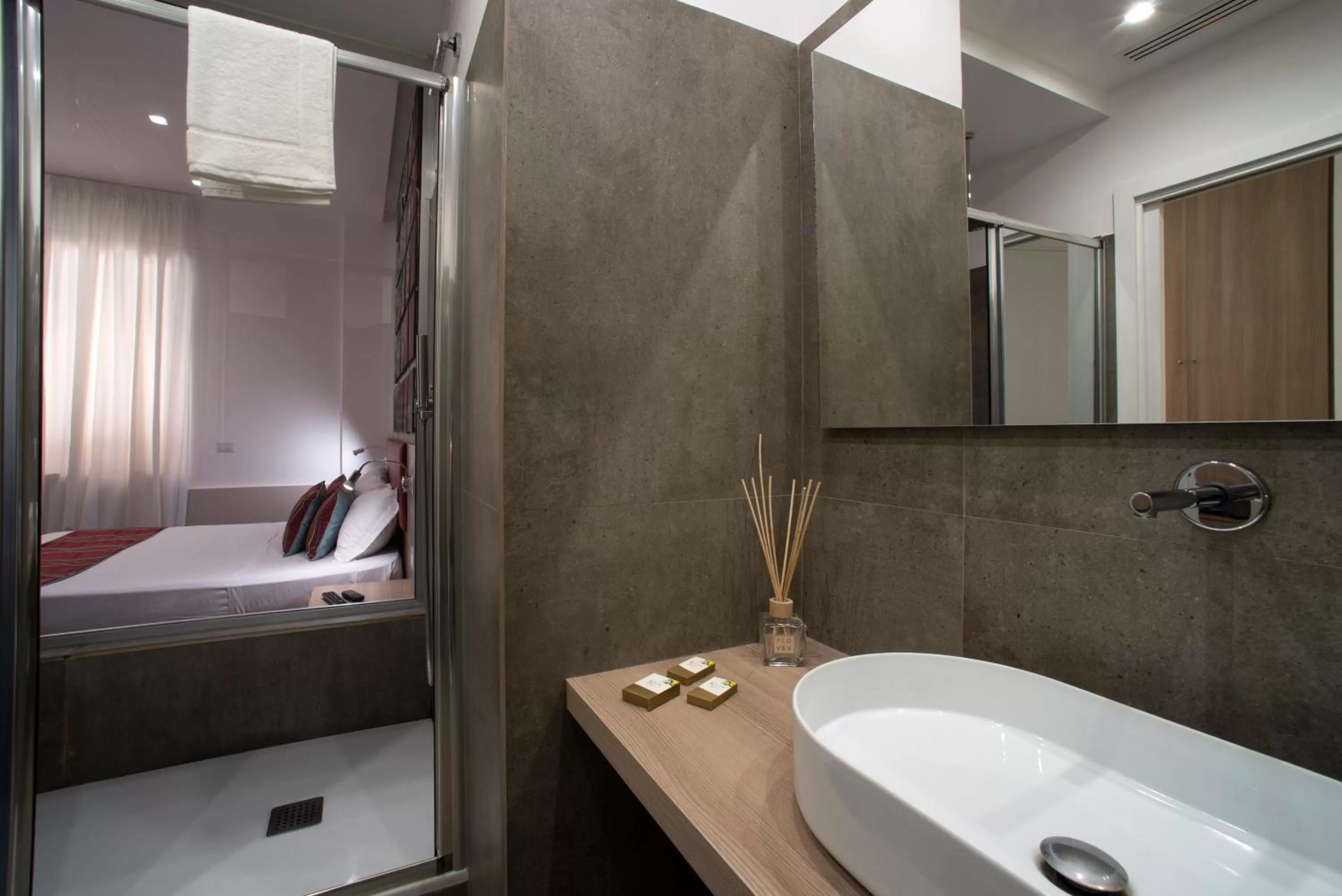 Shower, Bed in Regina Margherita Suite
