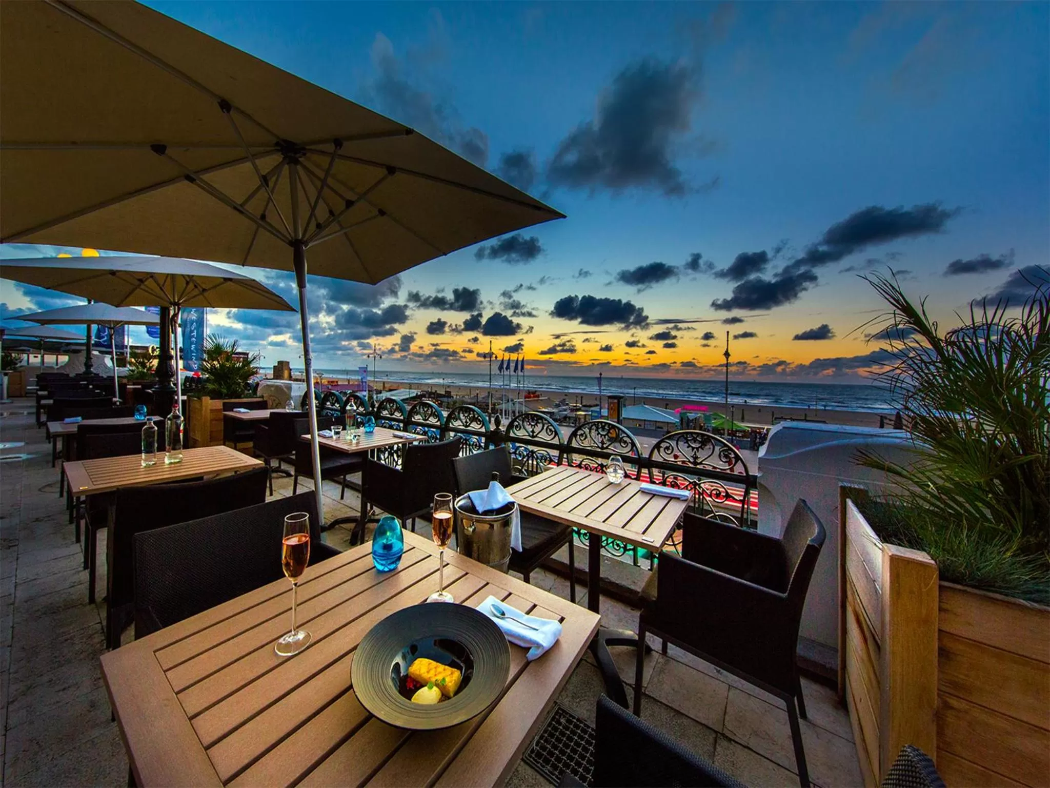 Restaurant/places to eat in Grand Hotel Amrâth Kurhaus The Hague Scheveningen