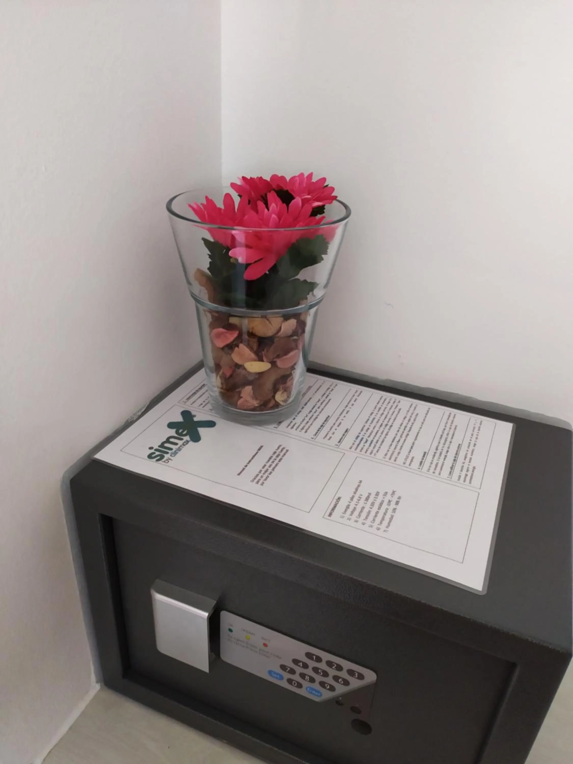 Property building in Hostal Inn Madrid