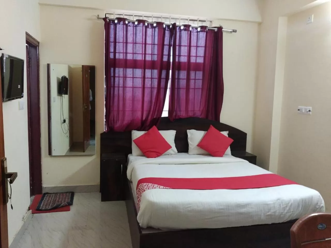 Bedroom in Srinivasa Residency