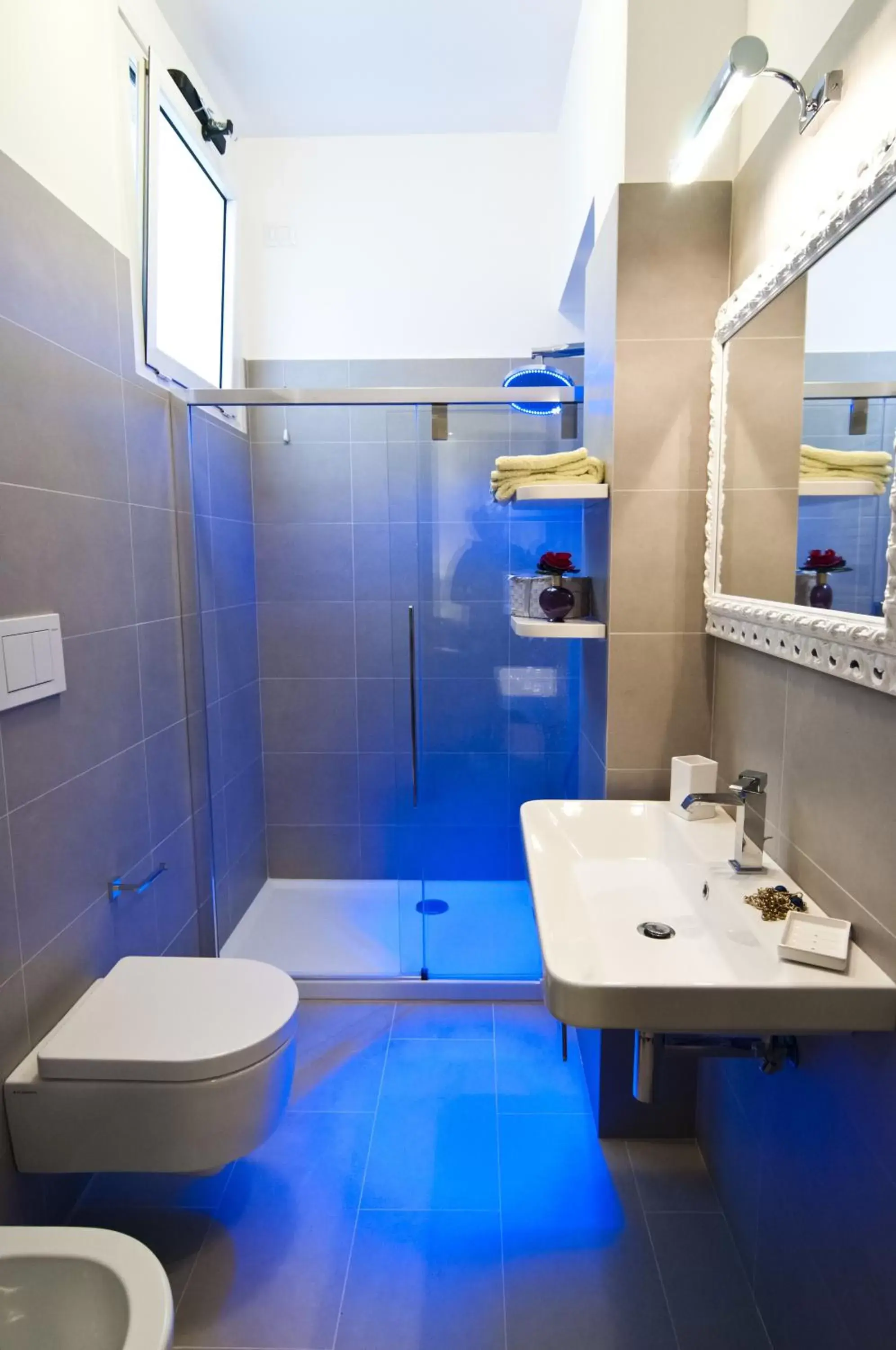 Shower, Bathroom in Domus Fontis