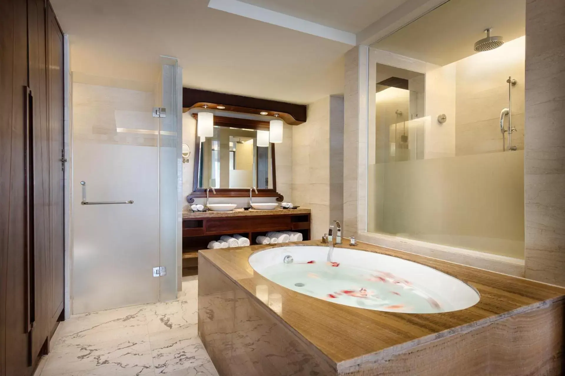 Bathroom in Pullman Sanya Yalong Bay Villas & Resort