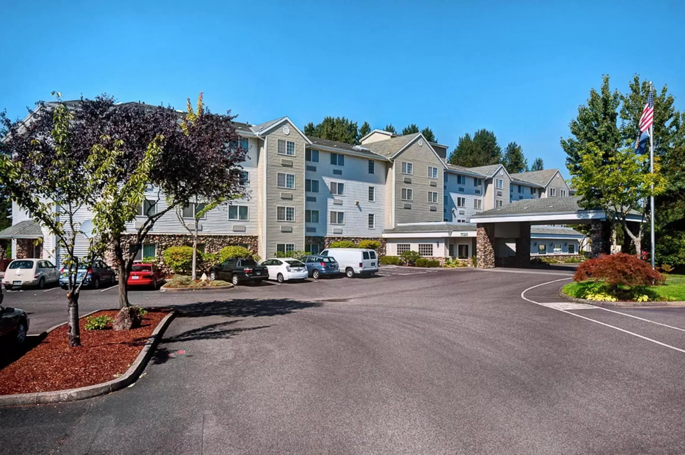 Facade/entrance, Property Building in Country Inn & Suites by Radisson, Portland International Airport, OR