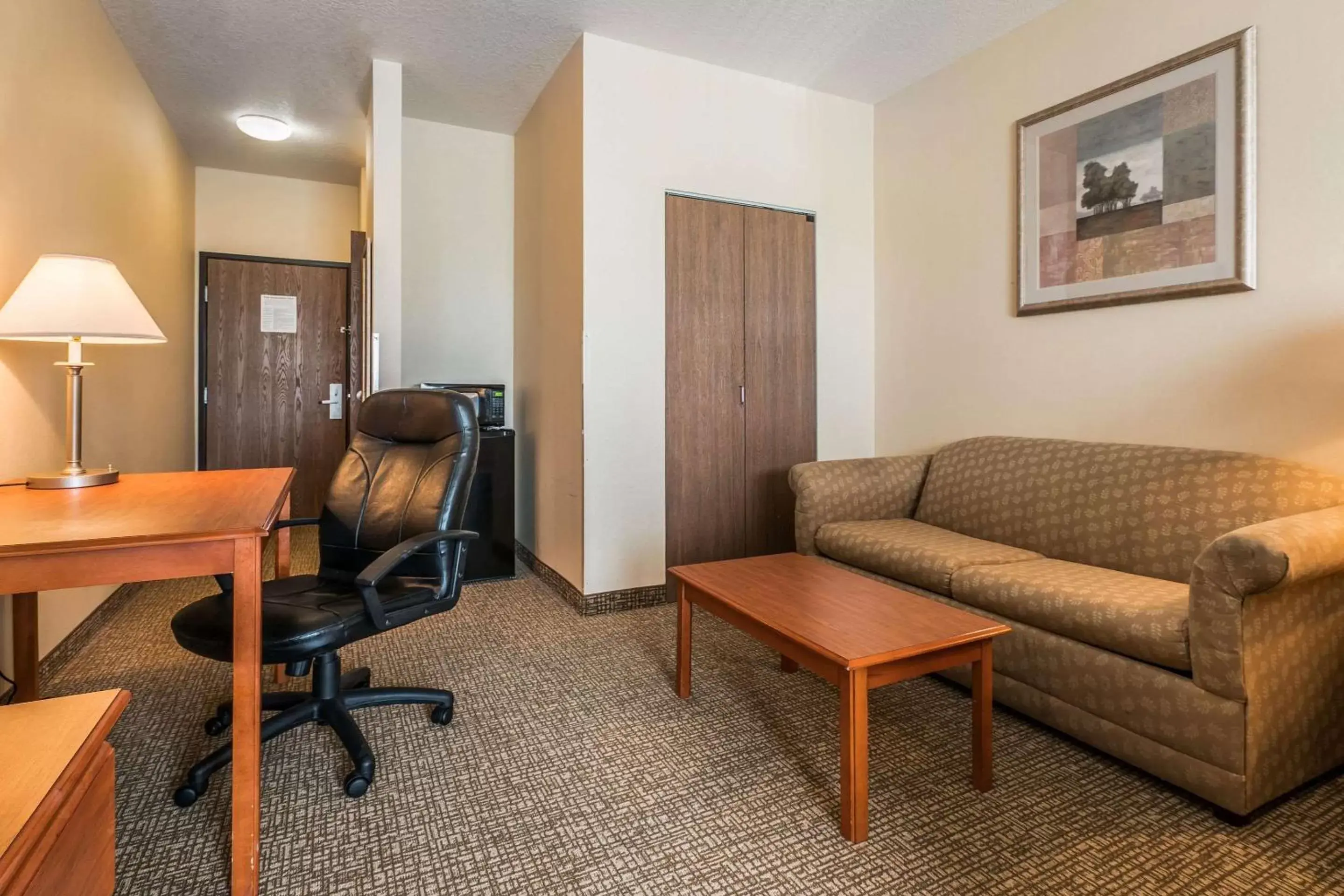 Photo of the whole room, Seating Area in Comfort Inn & Suites Hermiston