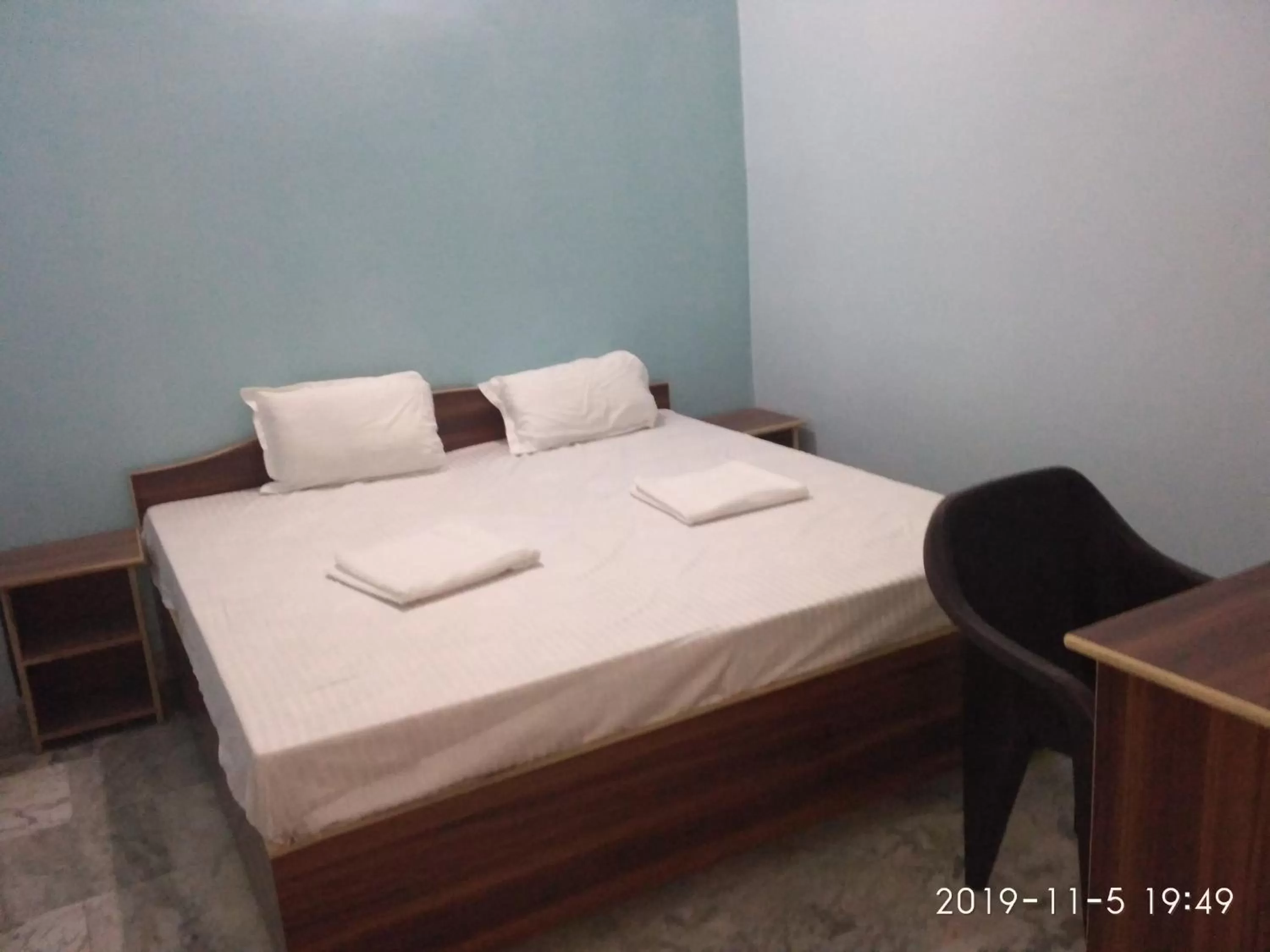 Bedroom, Bed in Mahamaya Paying Guest House