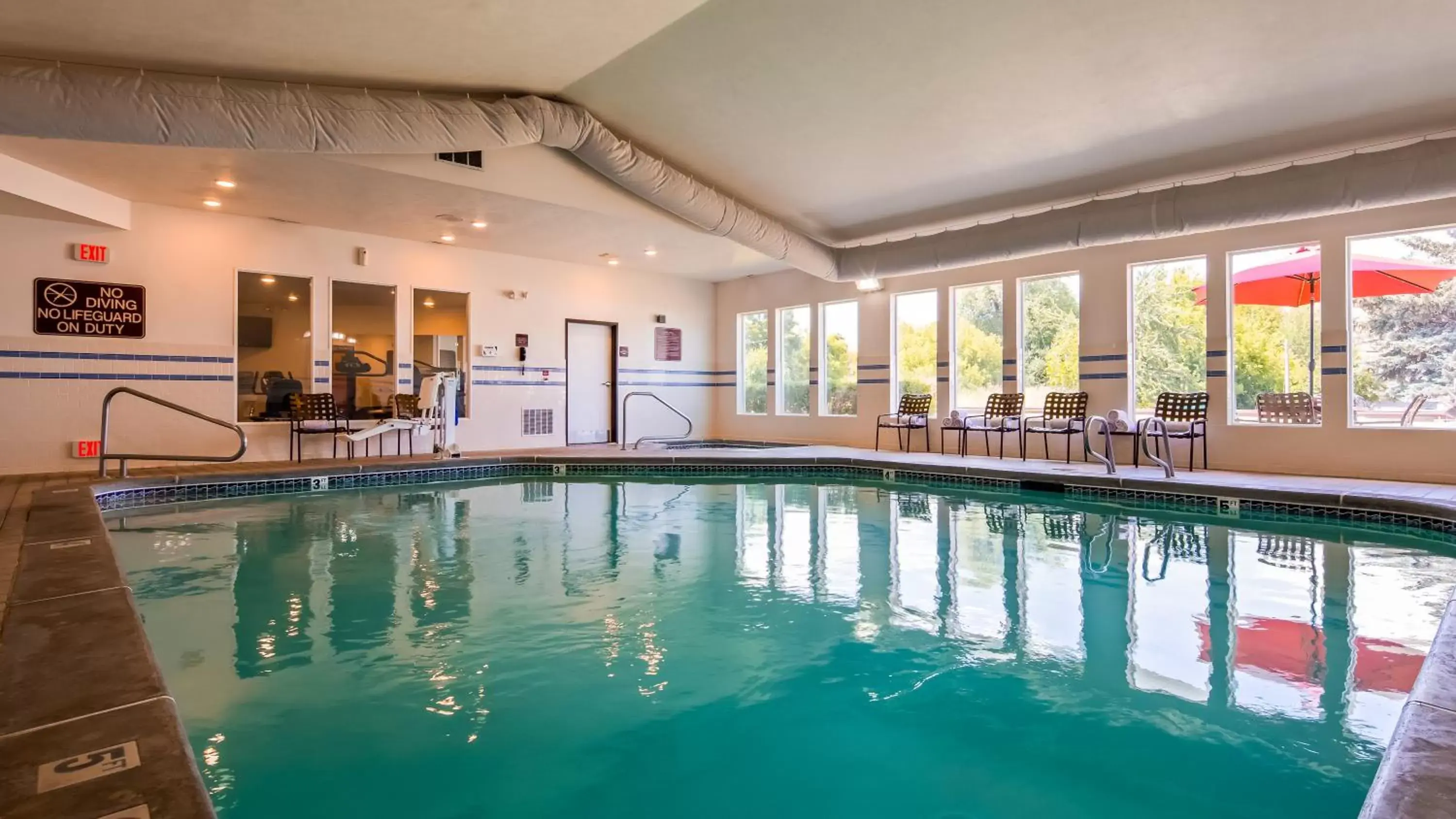 Swimming Pool in Best Western Wheatland Inn