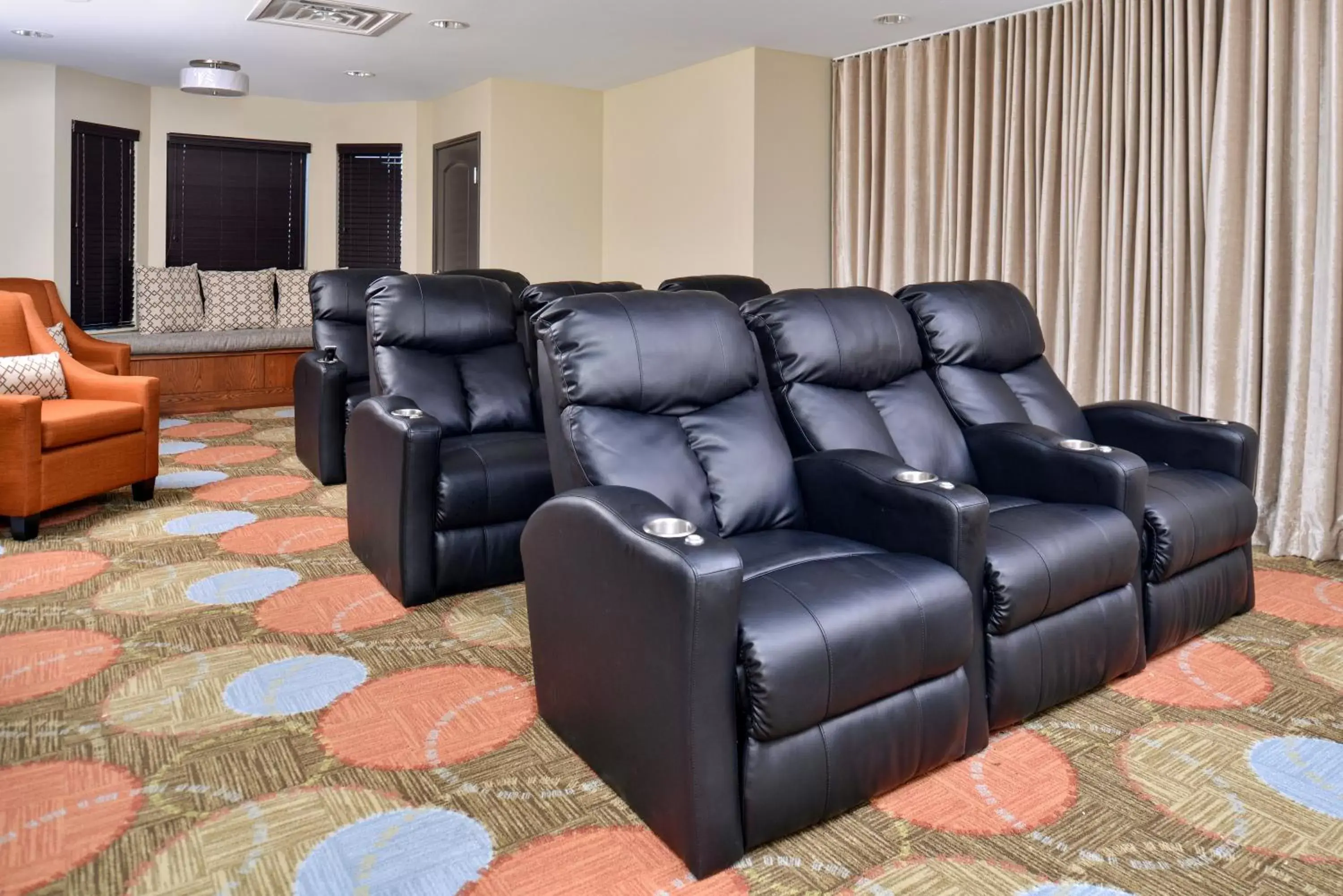 Other, Seating Area in Staybridge Suites Rochester, an IHG Hotel