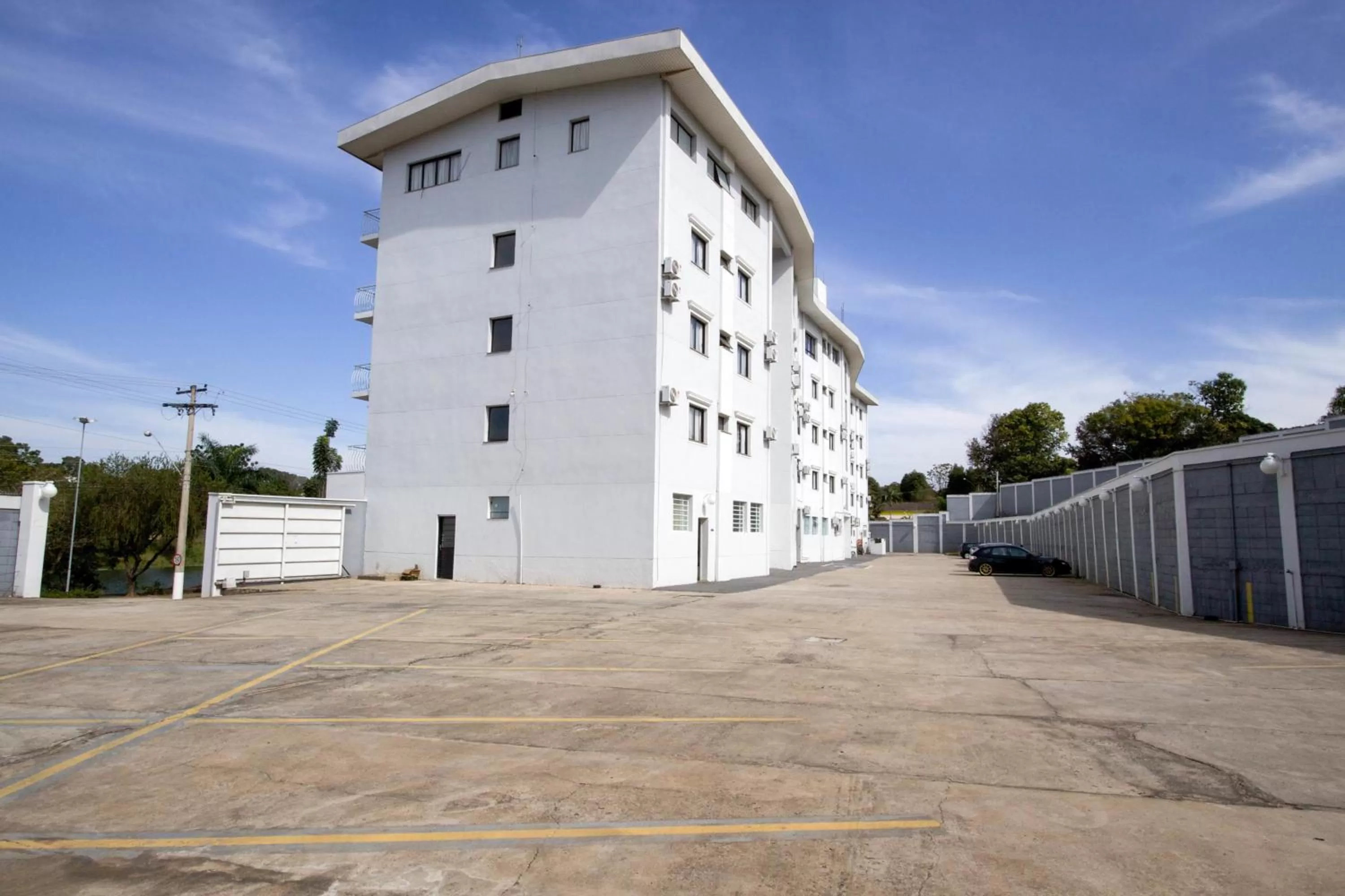 Property building in Bristol Zaniboni Mogi Mirim