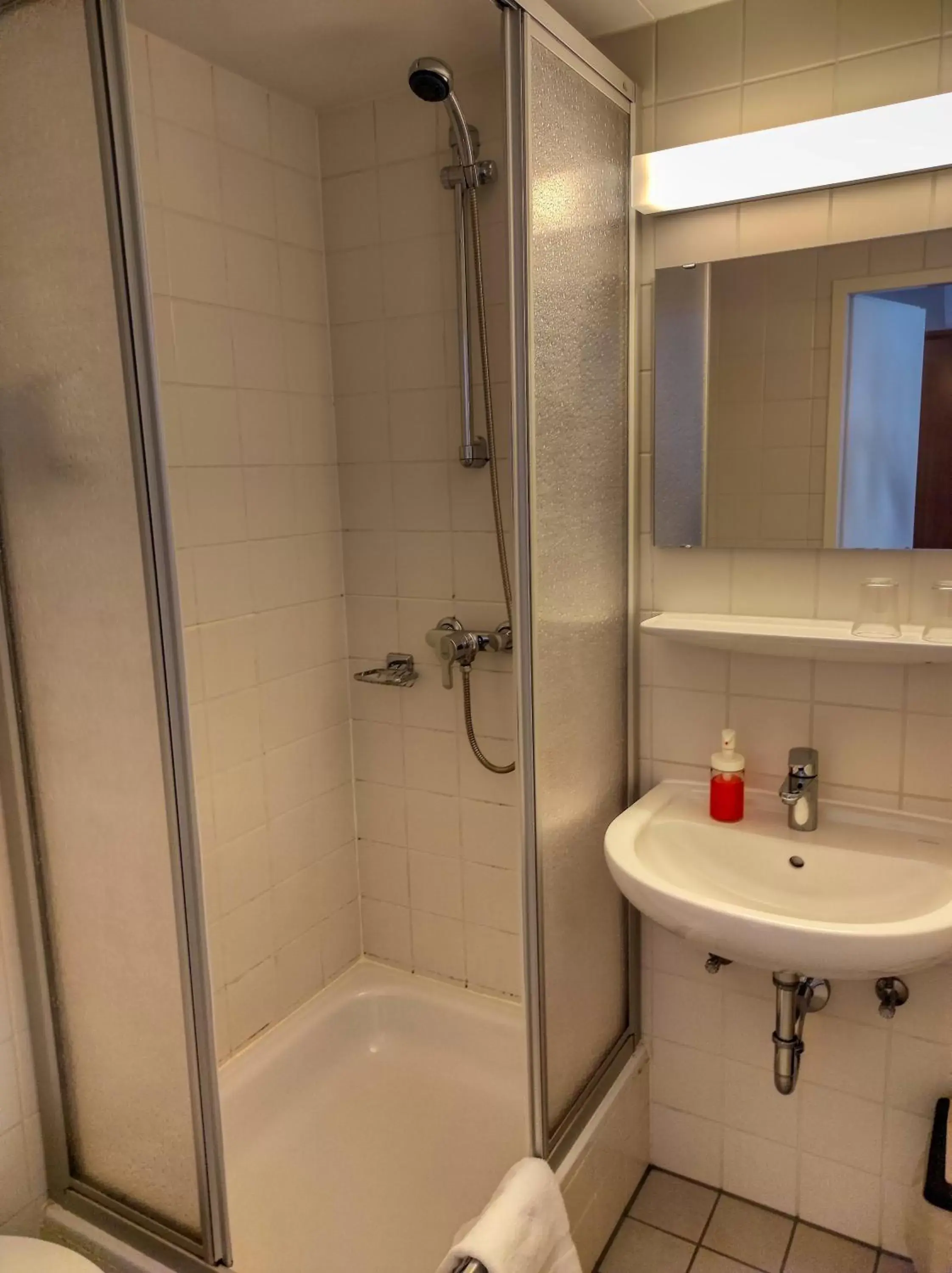 Budget Double or Twin Room in PRIMA Hotel Goldgrund Budget Double or Twin Room in PRIMA Hotel Goldgrund