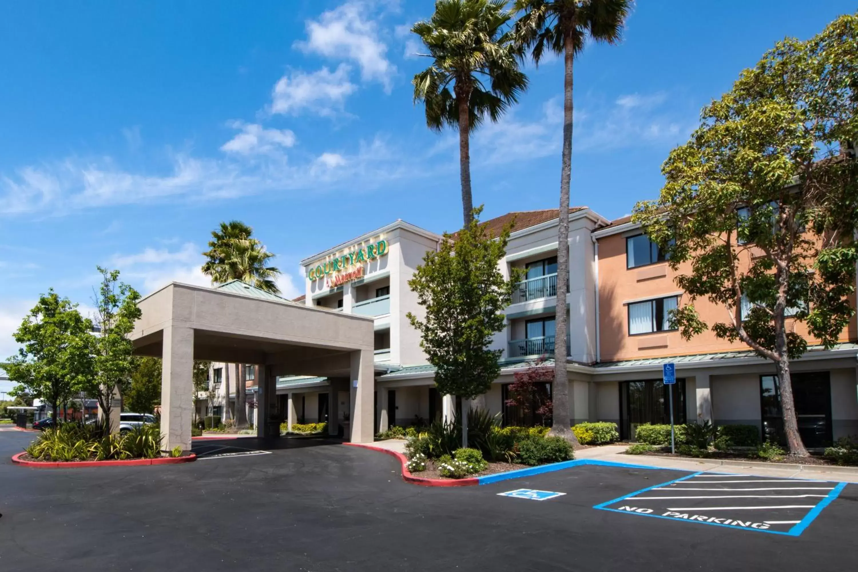 Property Building in Courtyard by Marriott Oakland Airport