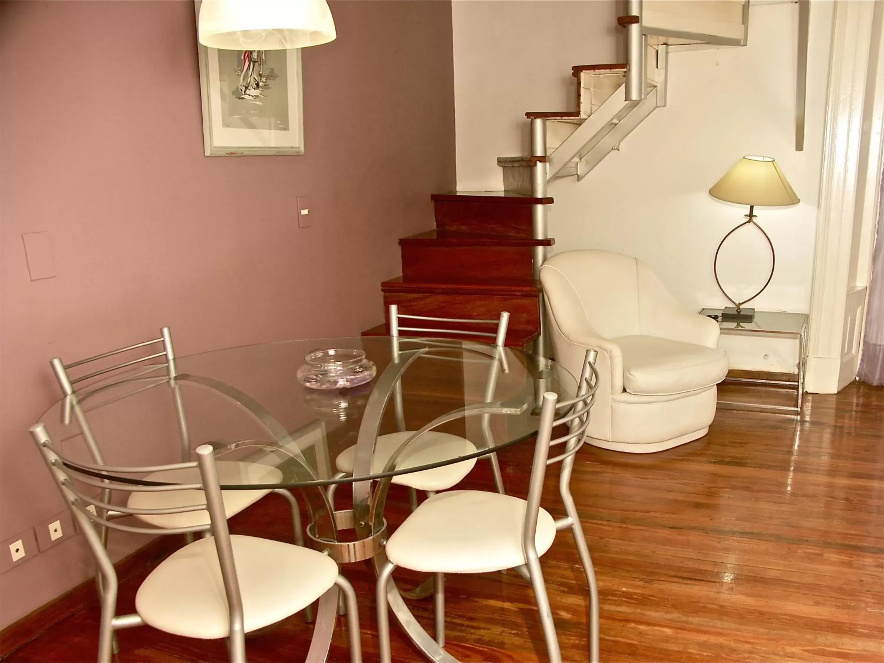 Dining Area in Loft Argentino Apart Buenos Aires