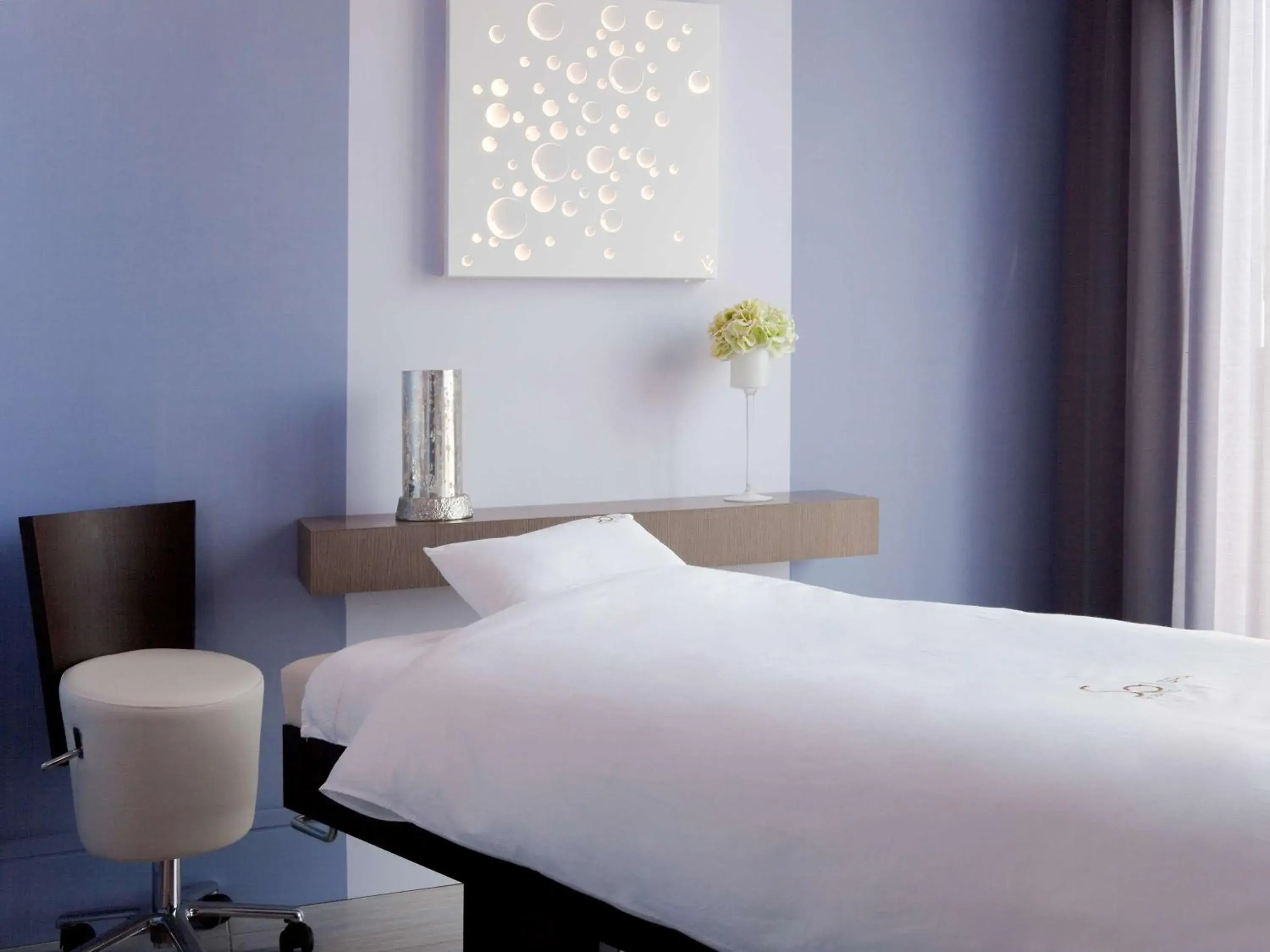 Spa and wellness centre/facilities, Bed in Novotel Marseille Vieux Port