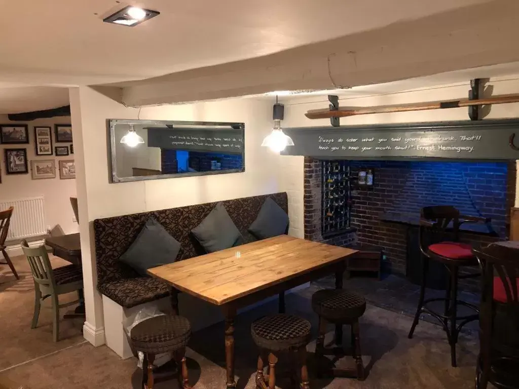 Lounge or bar, Dining Area in Shenstone Lodge