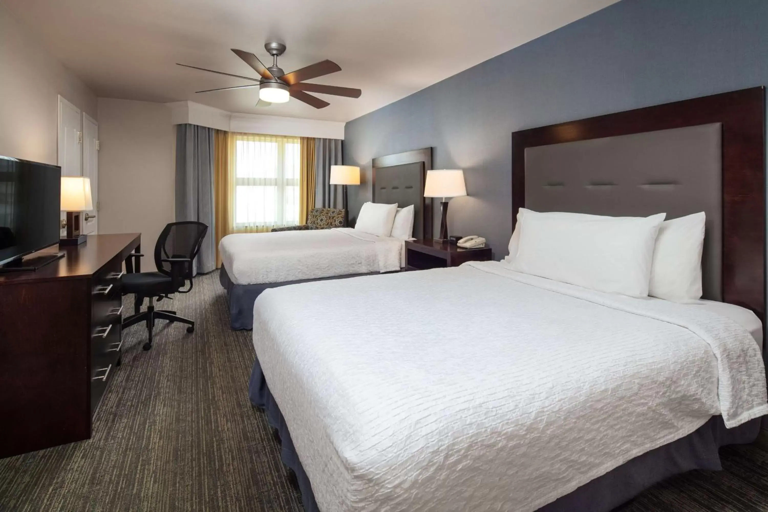 Bed in Homewood Suites by Hilton Fairfield-Napa Valley Area