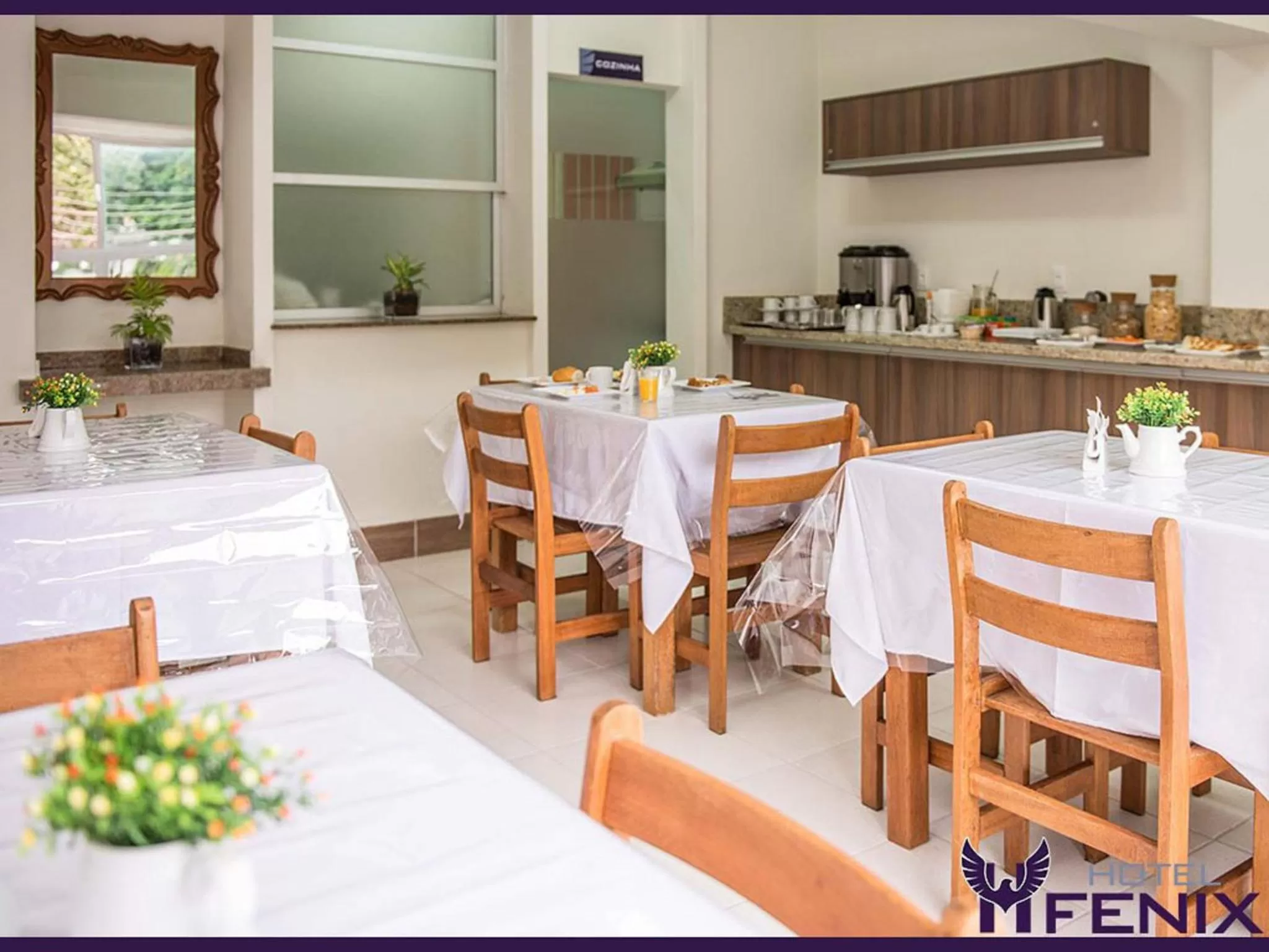 Restaurant/Places to Eat in Hotel Fenix