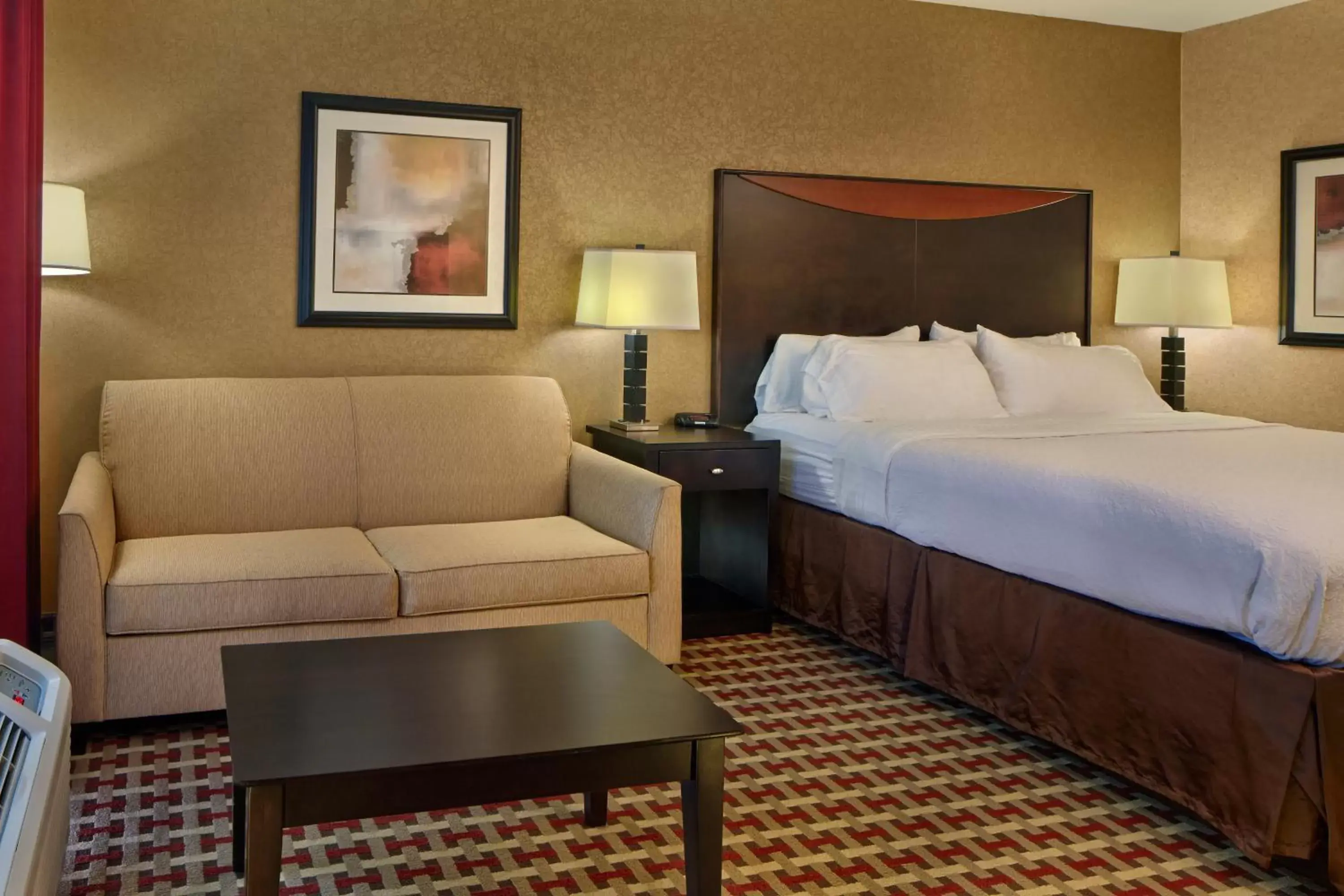 Photo of the whole room, Bed in Holiday Inn Jacksonville E 295 Baymeadows, an IHG Hotel