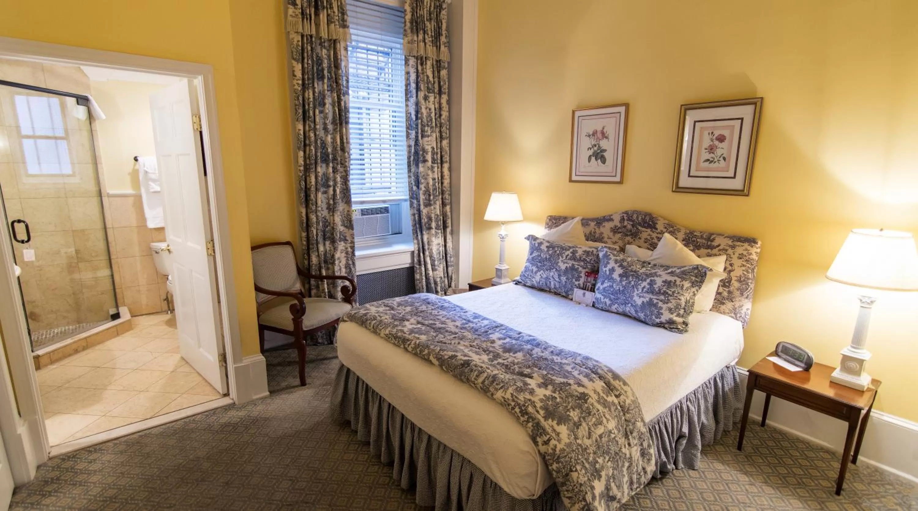 Bedroom, Bed in La Reserve Bed and Breakfast