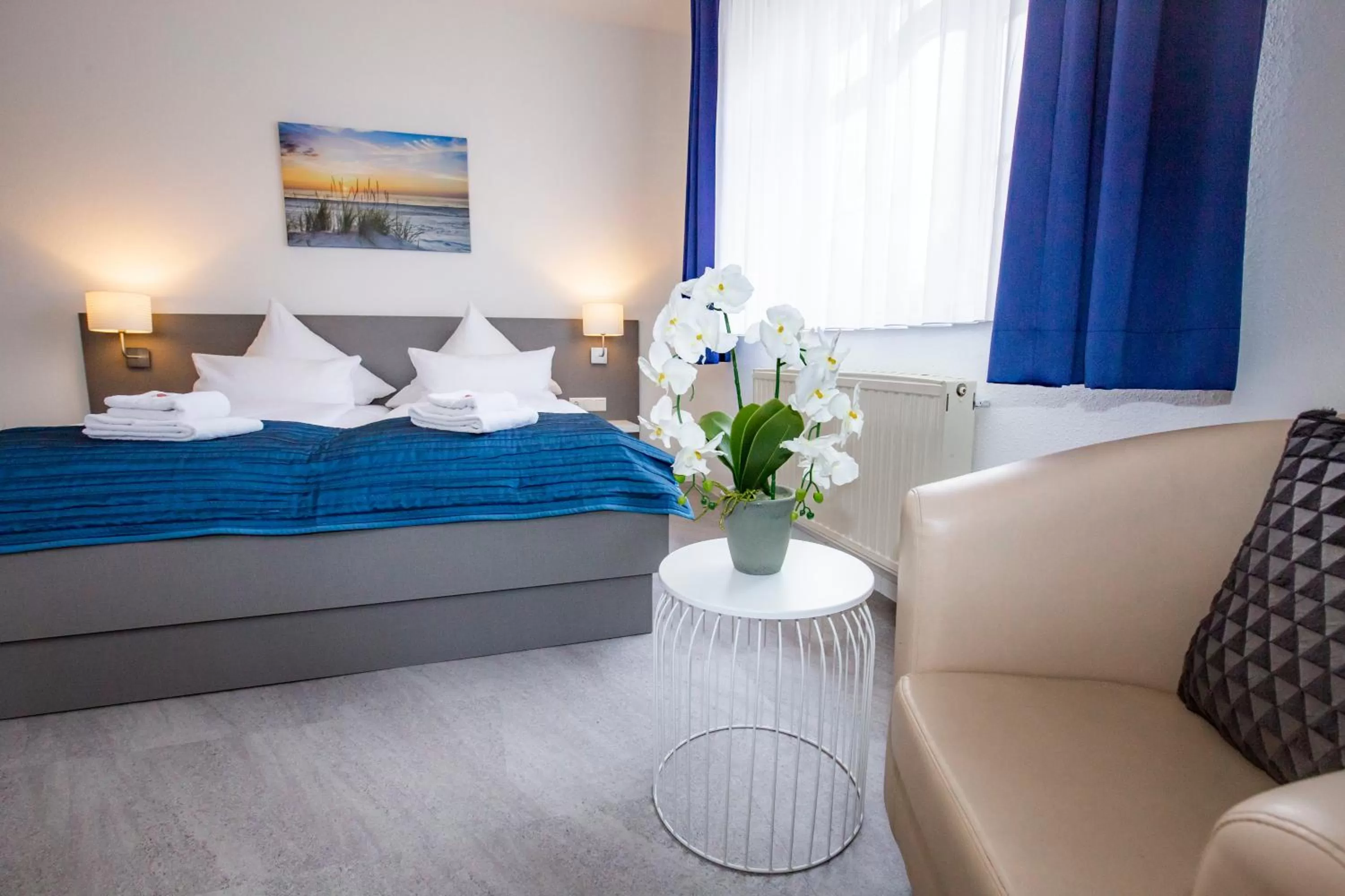 Staff, Bed in Hotel "Zur Mühle"