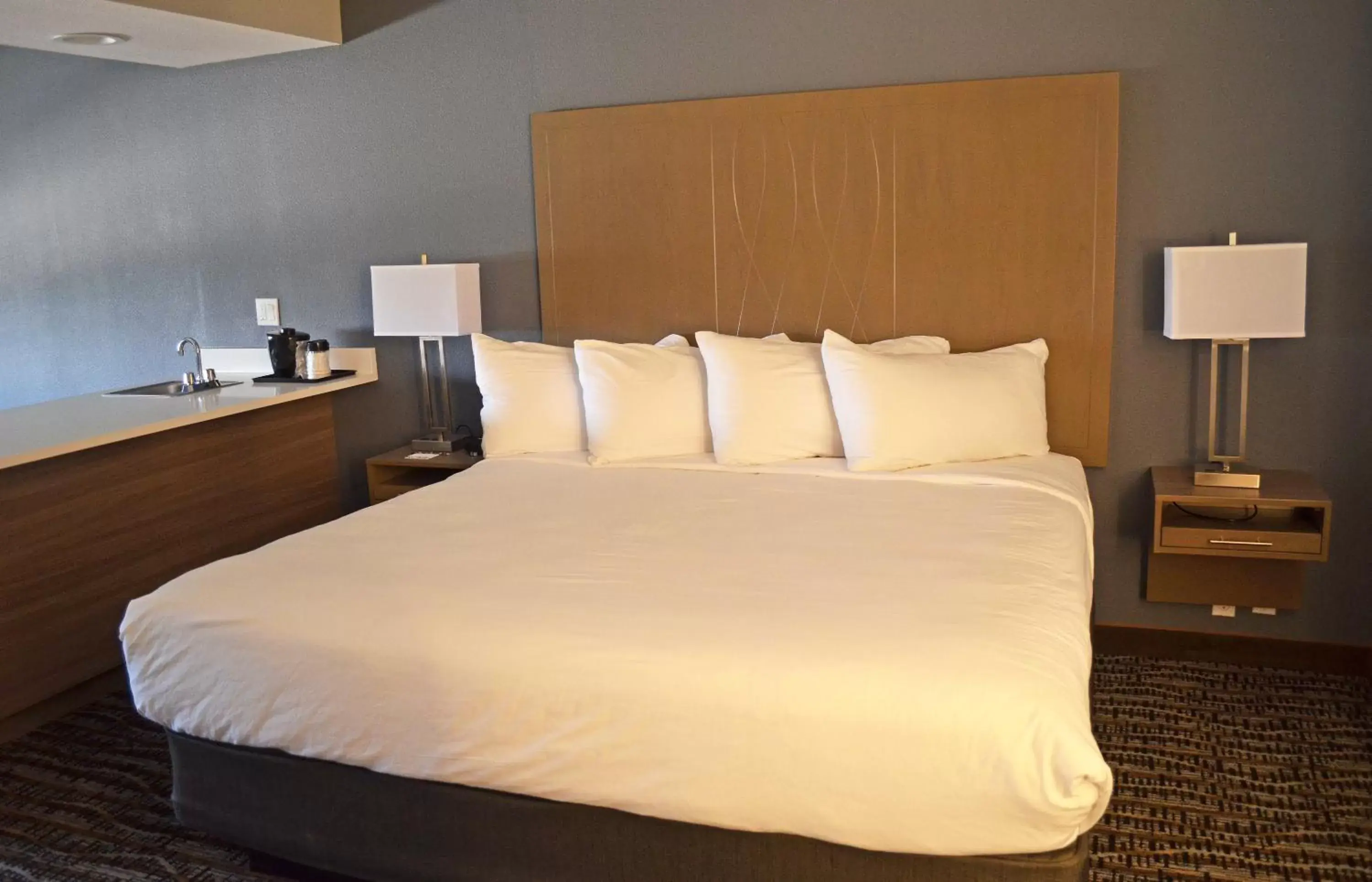 Photo of the whole room, Bed in Hotel 28 Boise Airport, Ascend Hotel Collection