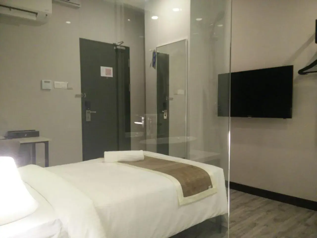 air conditioner, Bed in The Leverage Business hotel (Skudai)
