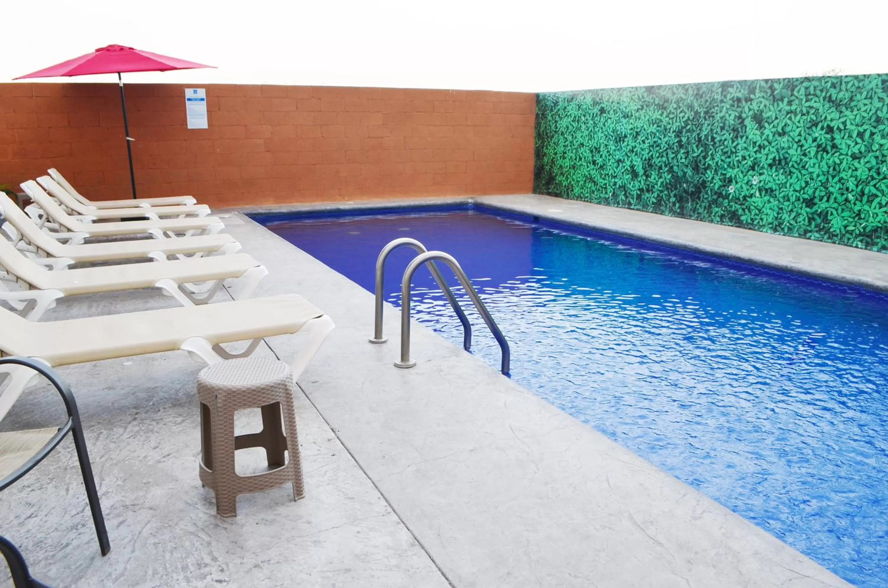 Swimming pool in Sleep Inn Mazatlan