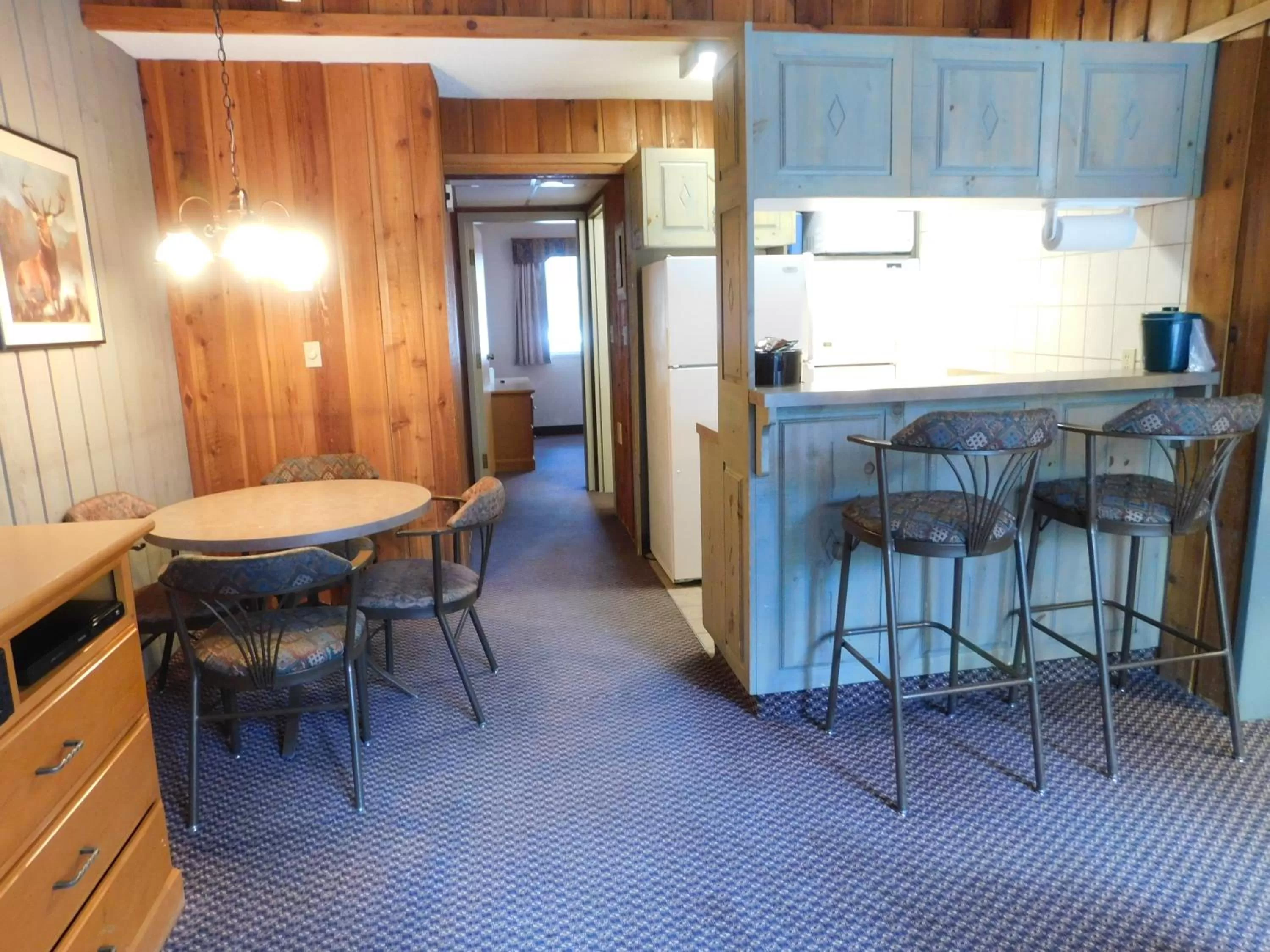 Kitchen or kitchenette in Douglas Fir Resort & Chalets