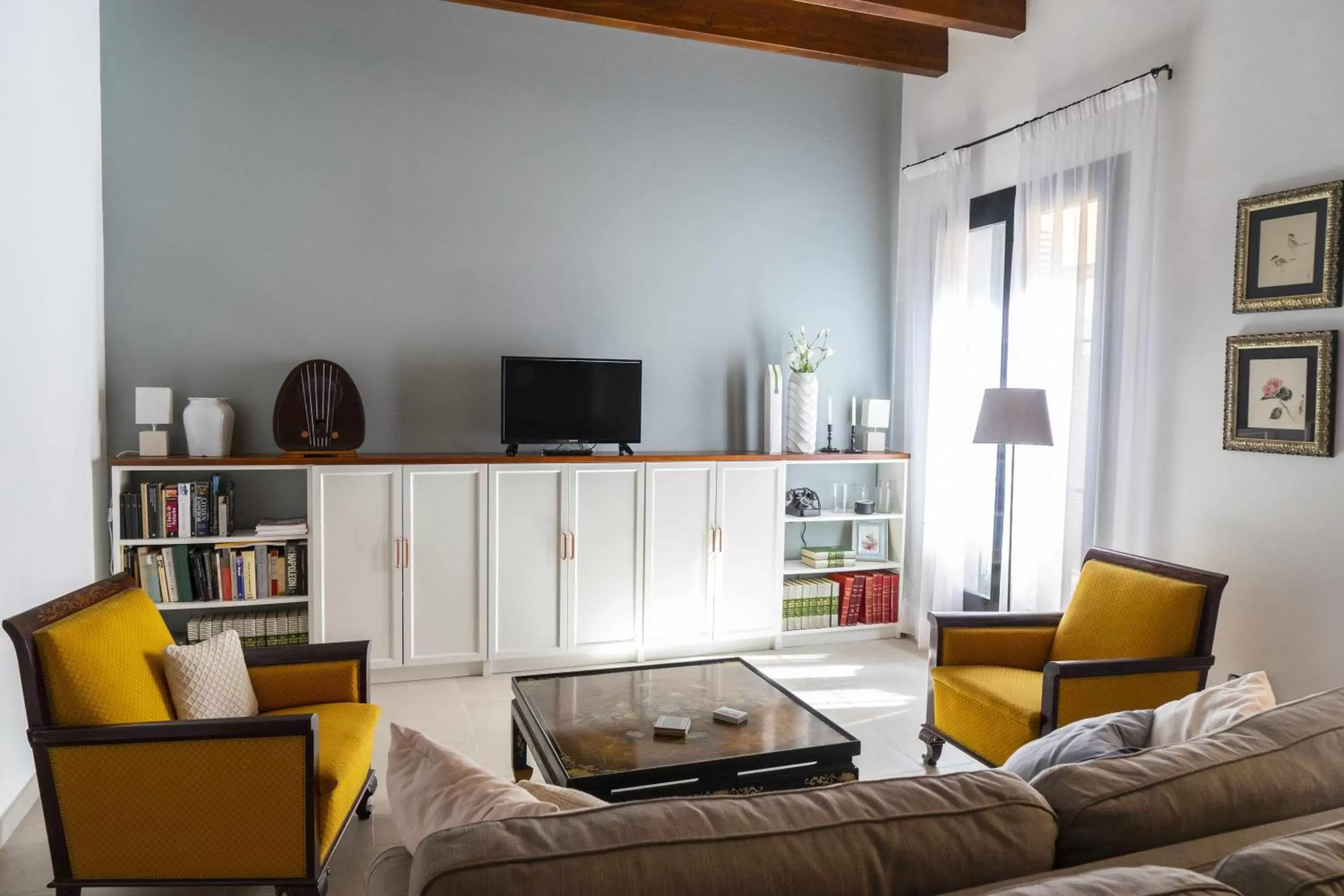 Communal lounge/ TV room, Seating Area in Atrium Suites Mallorca