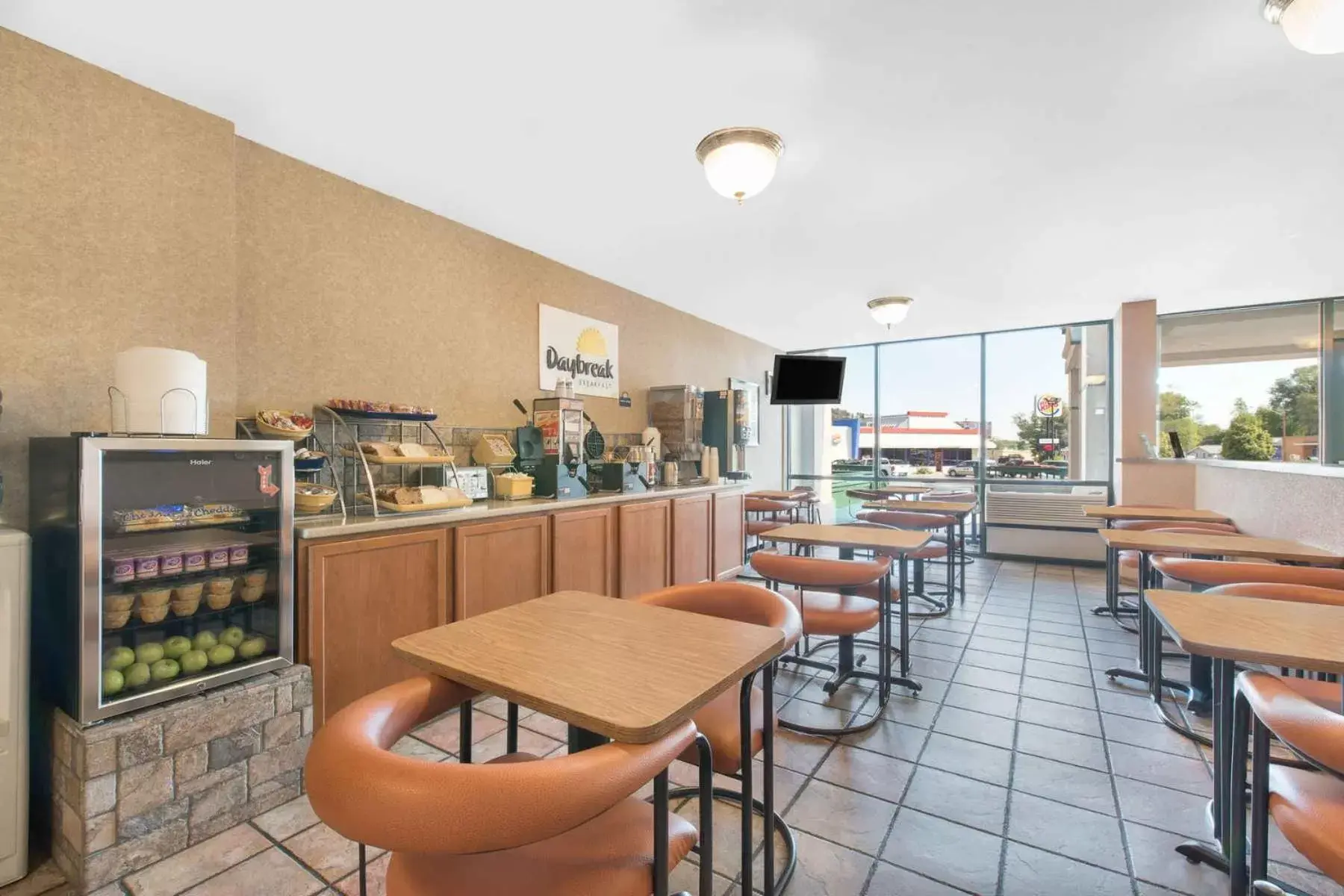 Breakfast, Restaurant/Places to Eat in Days Inn by Wyndham West Rapid City