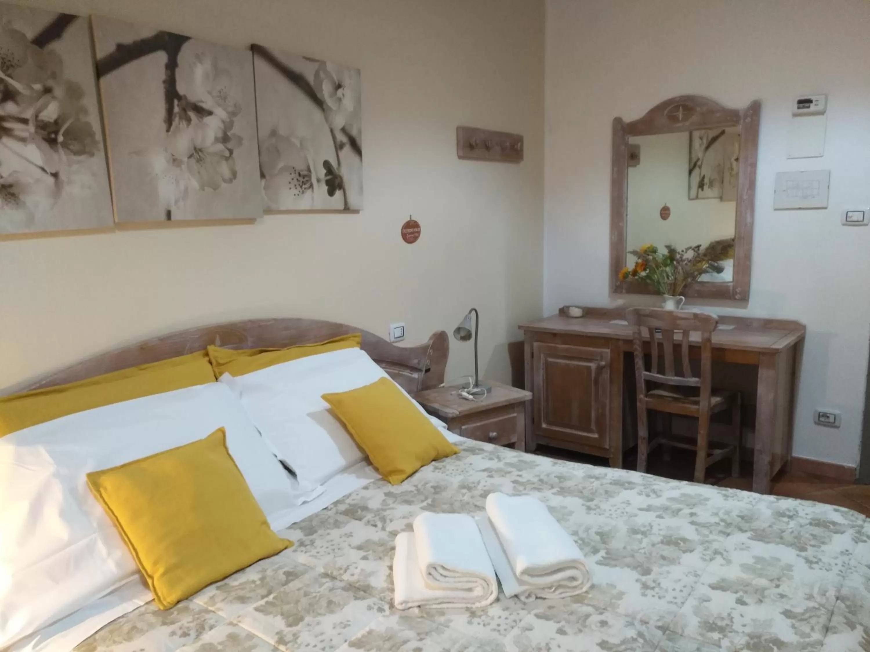 Bed in Cicerone Guest House