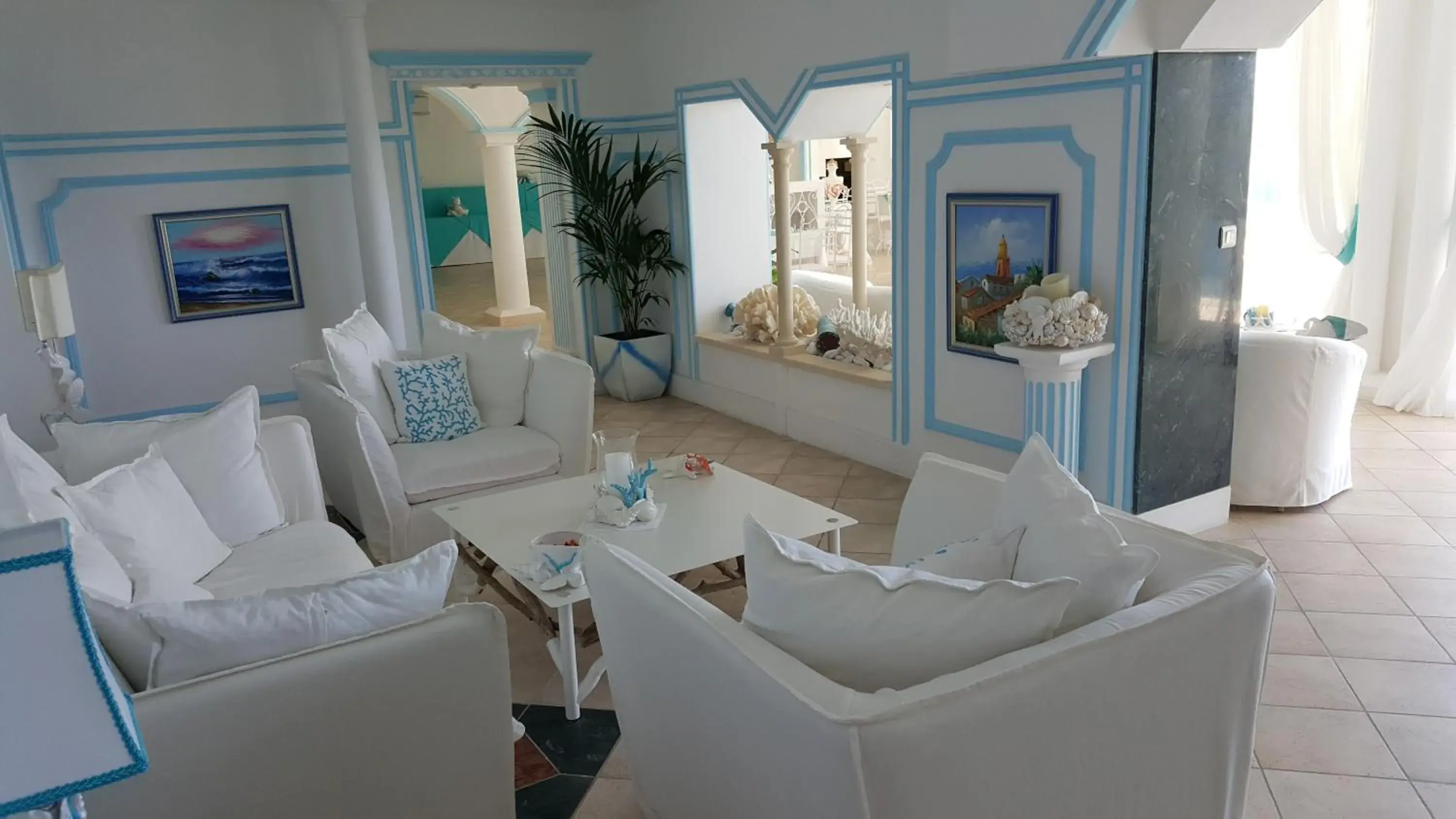 Living room, Seating Area in Hotel La Calanque
