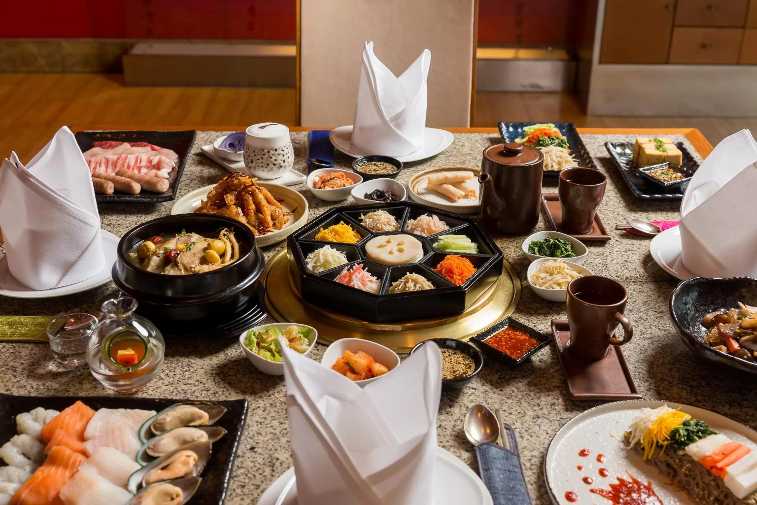 Food and drinks in Pathumwan Princess Hotel