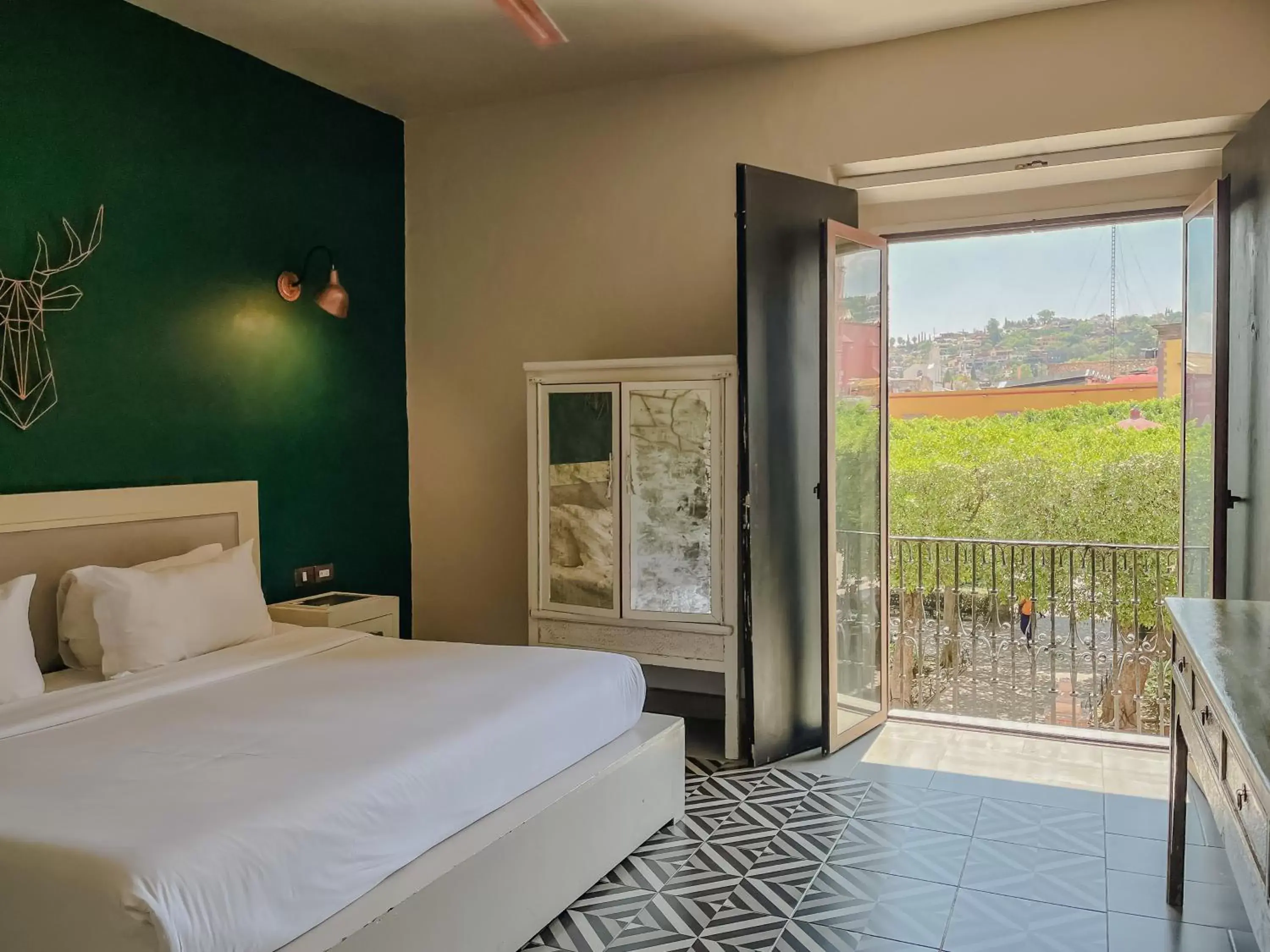 Balcony/Terrace, Bed in Hotel Del Portal San Miguel de Allende