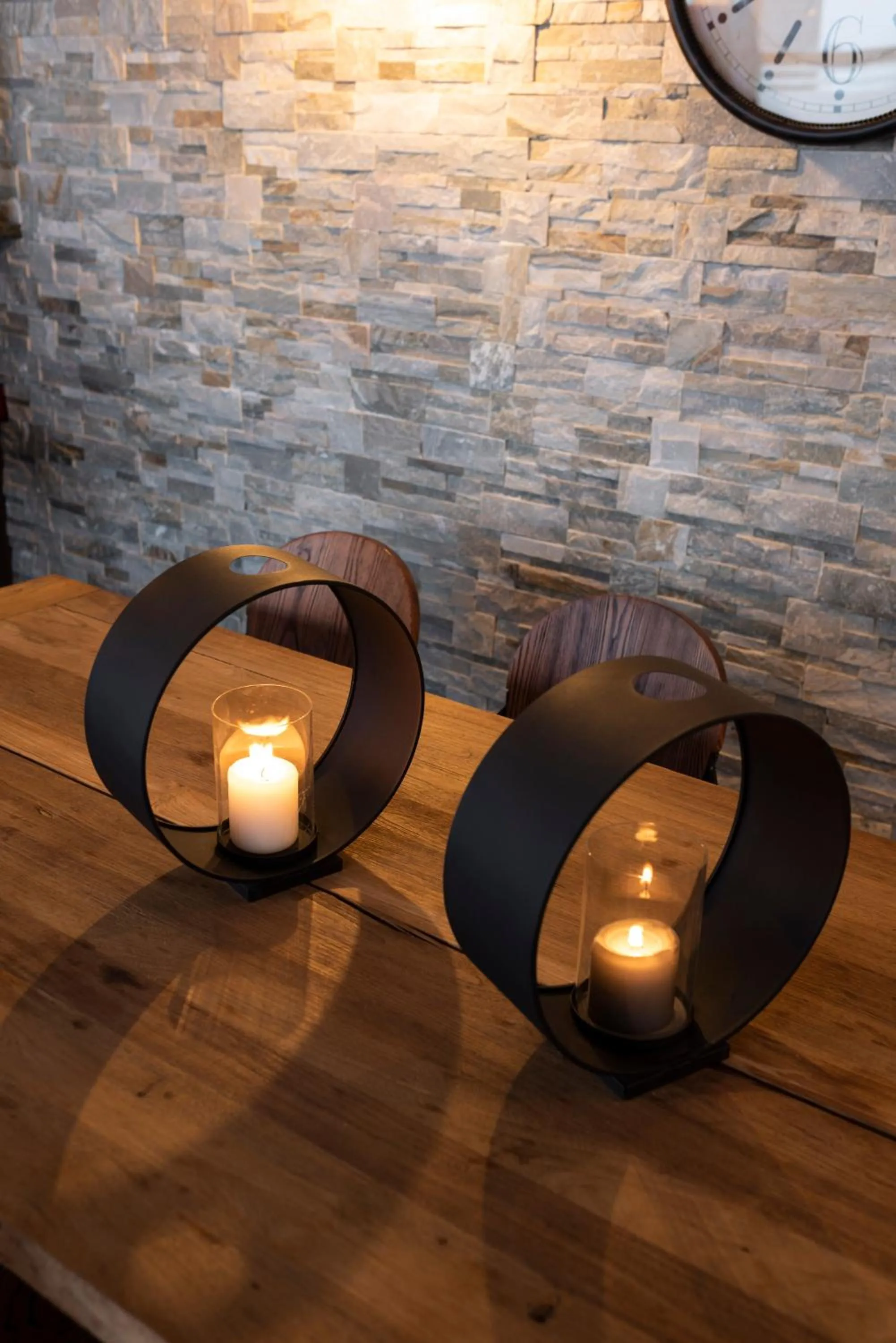 Lounge or bar in Beverly Hills Hotel