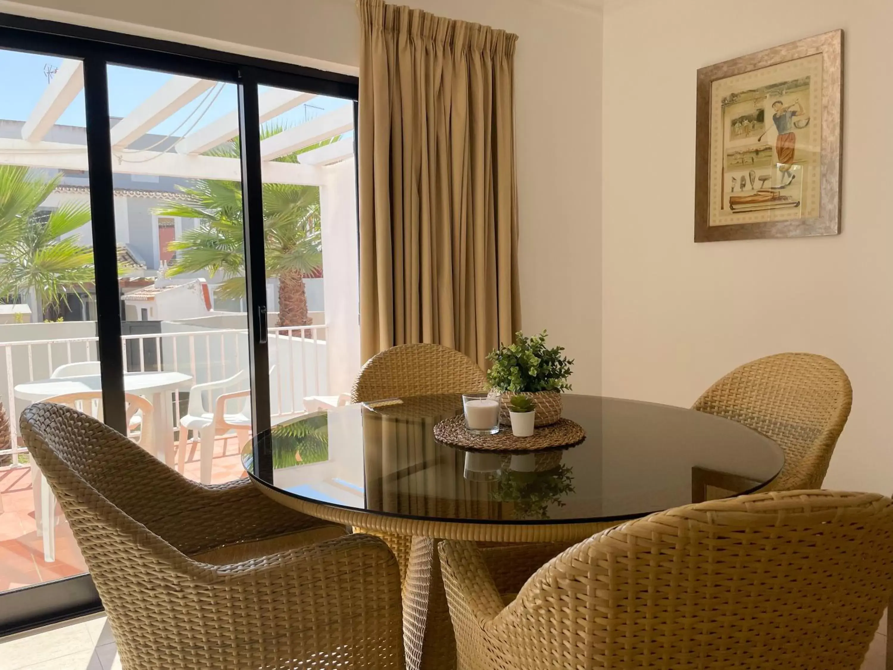 Dining Area in Mouraliz Apartments by HD PROPERTIES - Vilamoura Marina