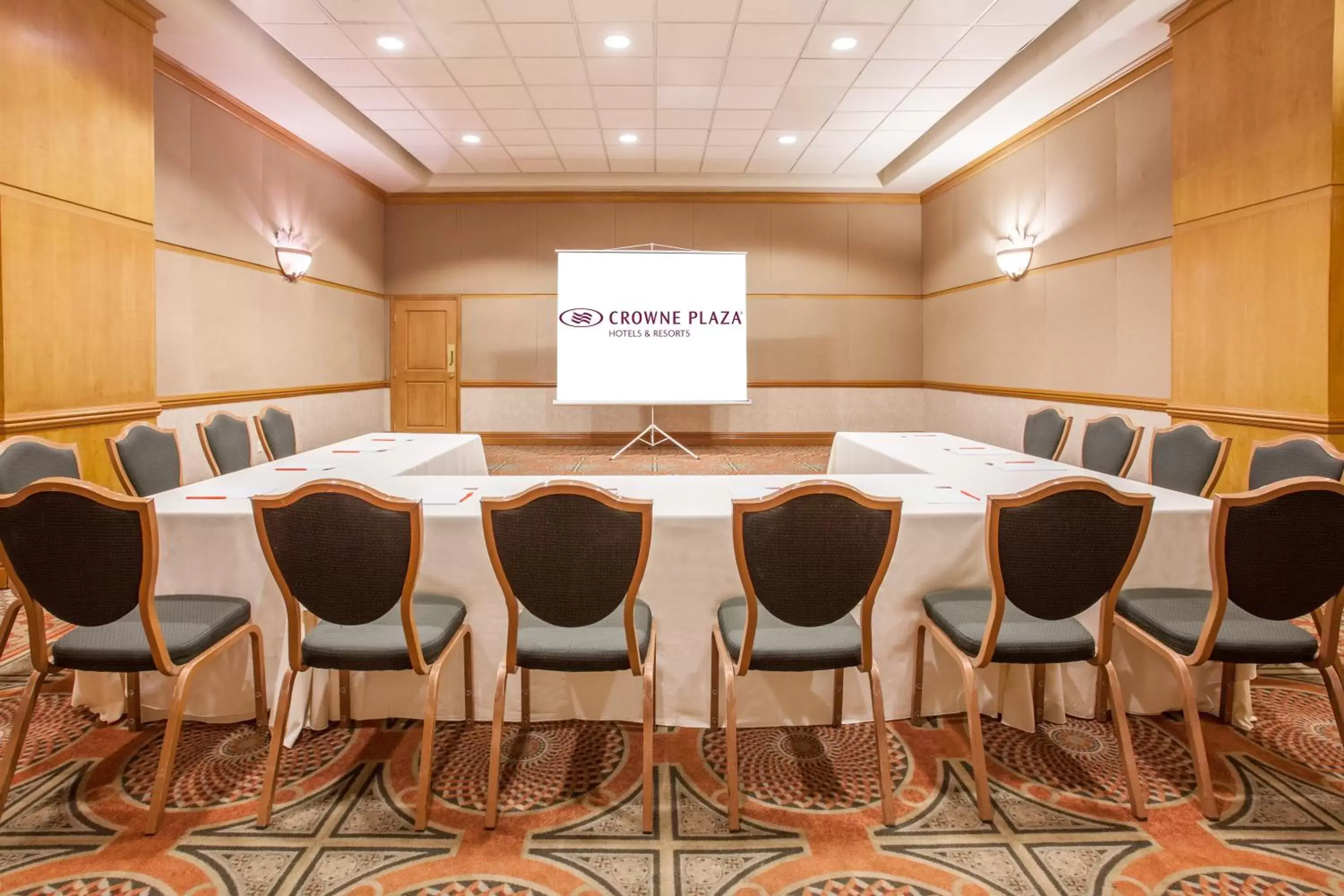 Meeting/conference room in Crowne Plaza Torreon, an IHG Hotel
